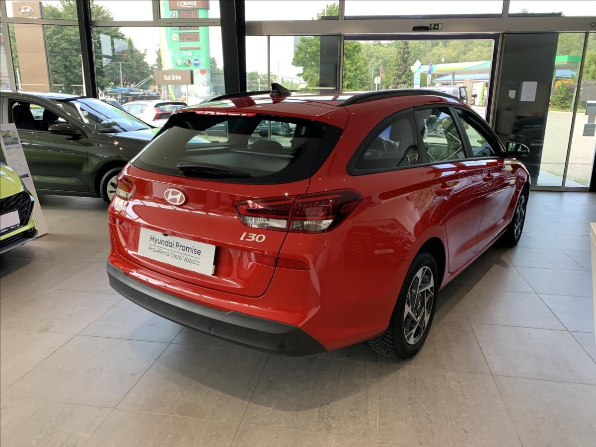 Hyundai i30, 1,0 TGDI 73kW DCT Smart - fotka 5