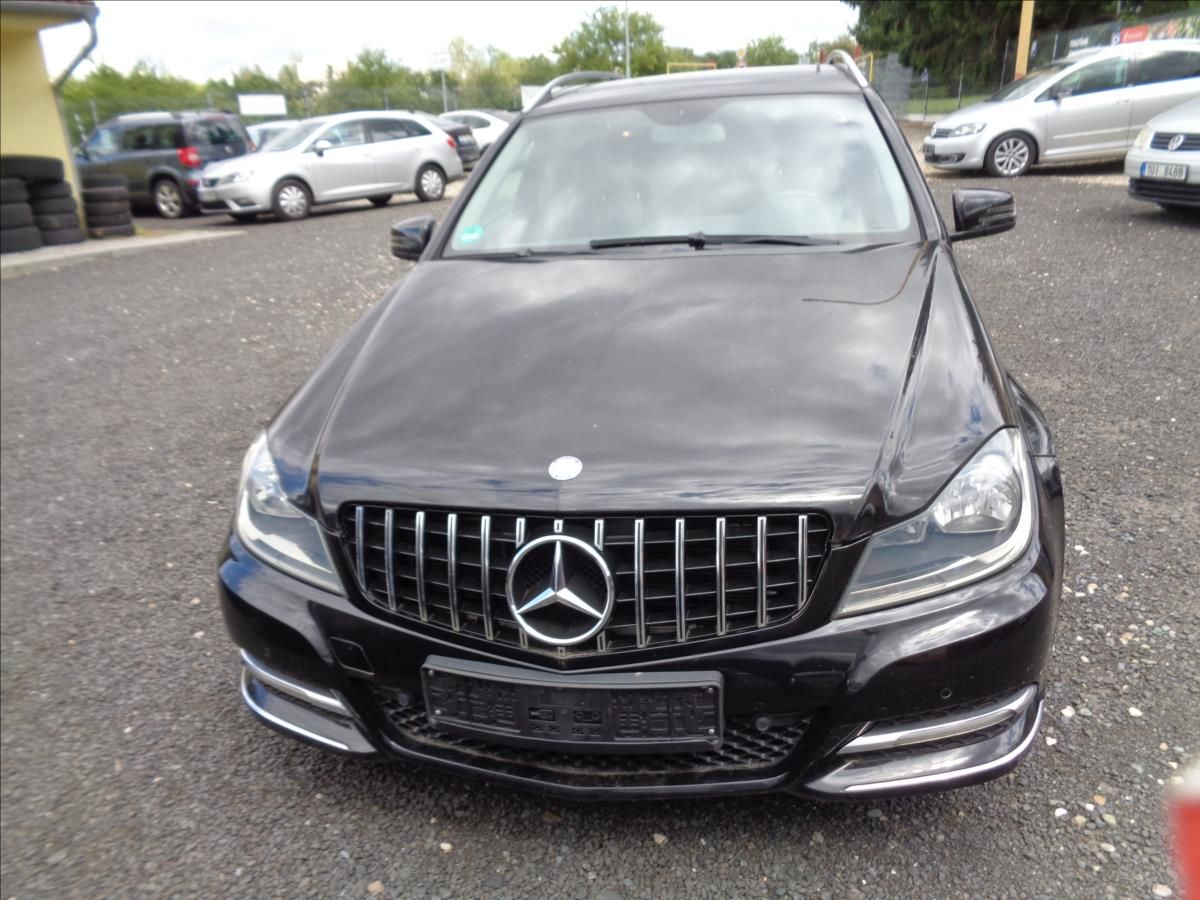 Mercedes-Benz Třídy C, 1,8 - fotka 2