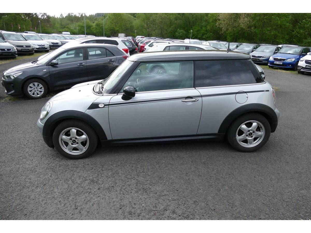 Mini Cooper, 1,6 88KW - fotka 4