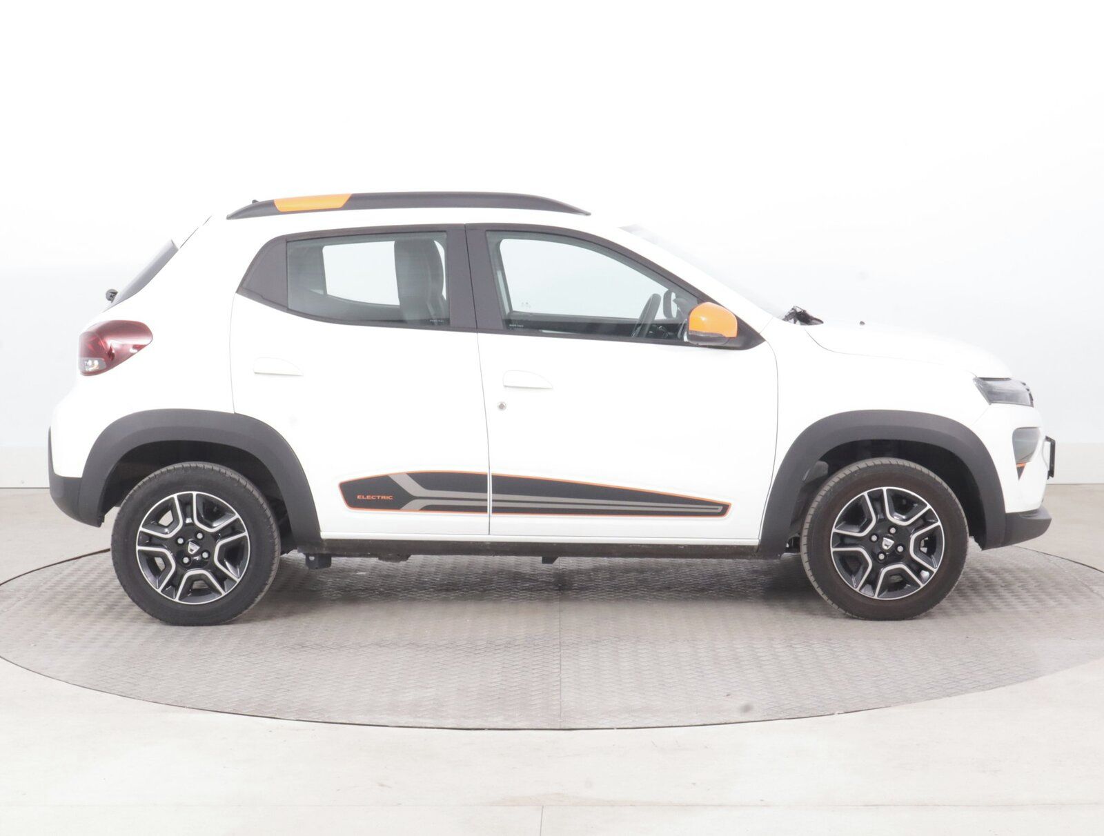 Dacia Spring, Electric 45 (27 kWh), SoH 91% - fotka 6