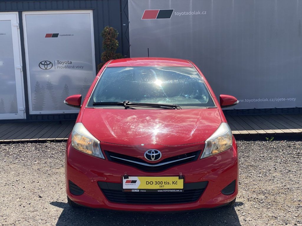 Toyota Yaris, 1.0i,ČR-1.maj,Active,nová STK - fotka 2