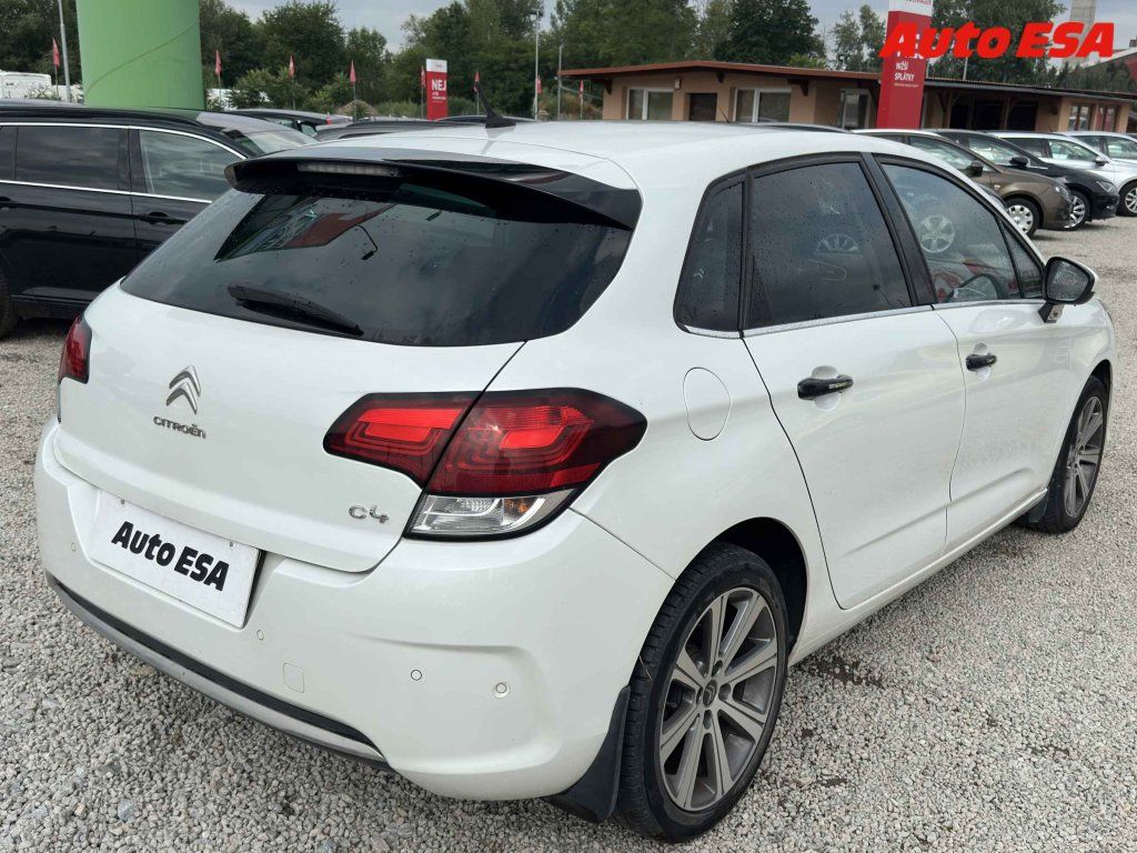 Citroën C4, 1.2PT - fotka 4
