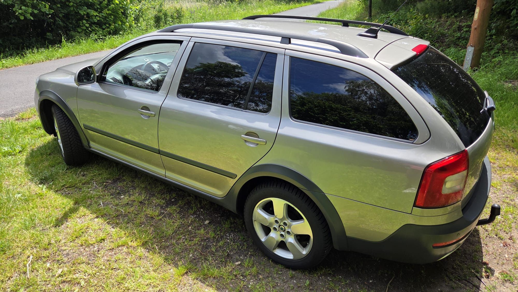 Škoda Octavia, Škoda Octavia Scout 2.0 TDI - fotka 4