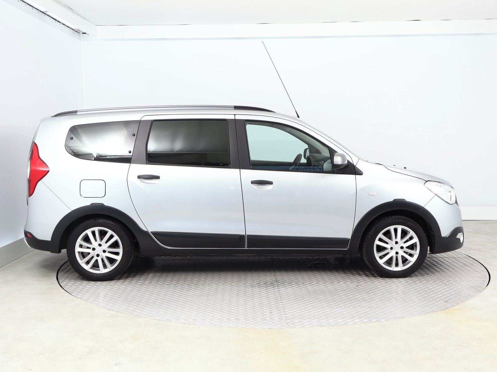 Dacia Lodgy, 1.3 TCe, Stepway, 7 míst - fotka 6