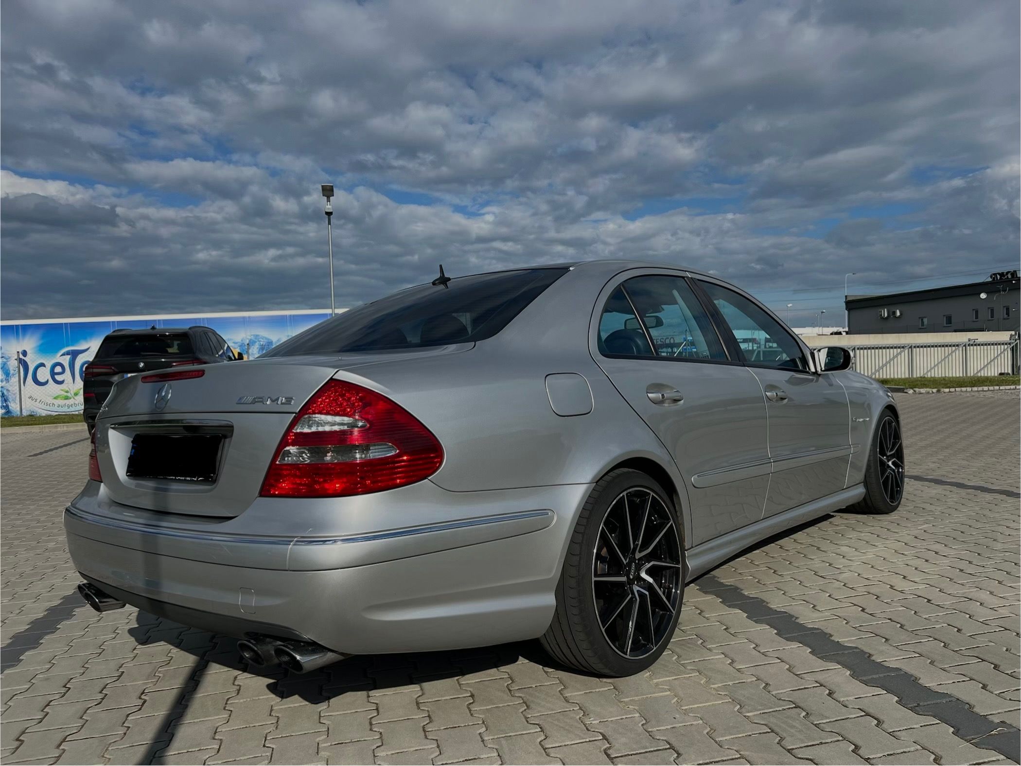 Mercedes-Benz Třídy E, Mercedes benz E55 AMG V8 - fotka 3