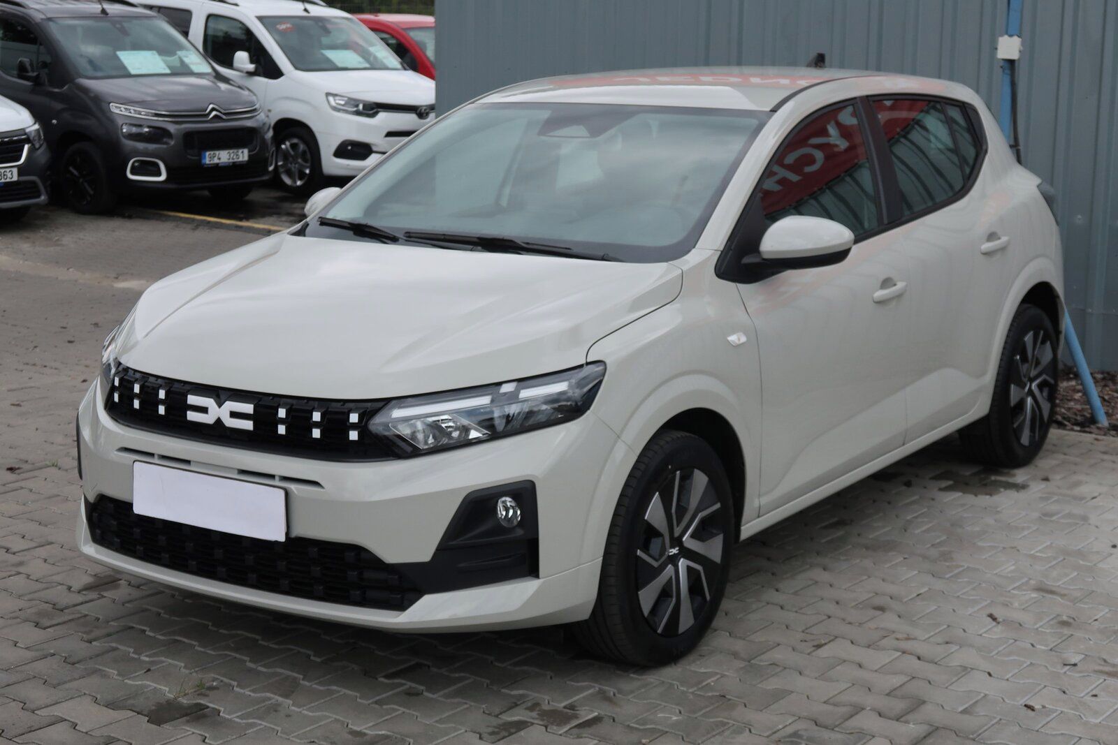 Dacia Sandero, 1.0 TCe, Expression, ČR,1.maj - fotka 2