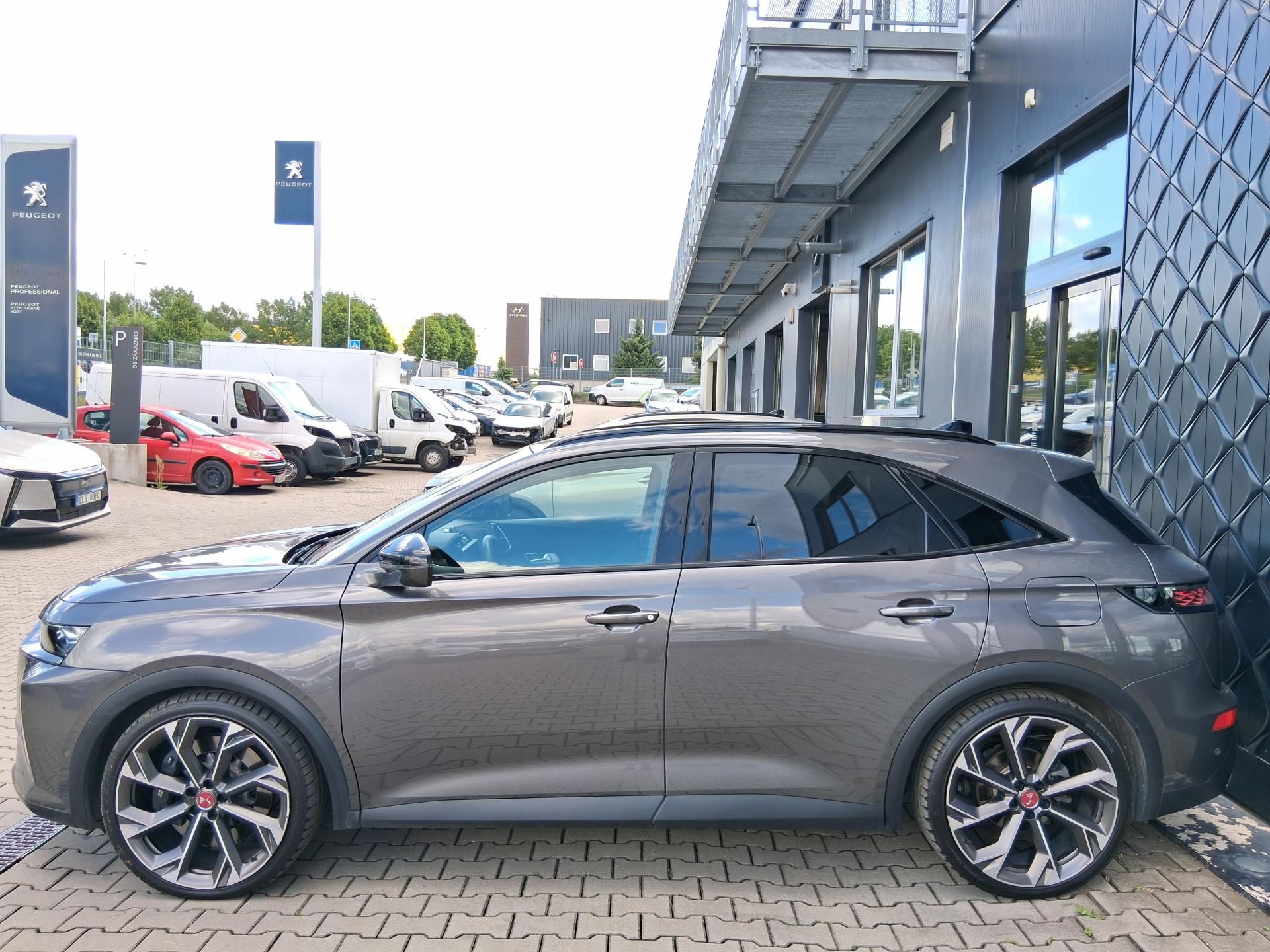 DS 7 Crossback, PERF. LINE + E-TENSE 360K 4x4 - fotka 4