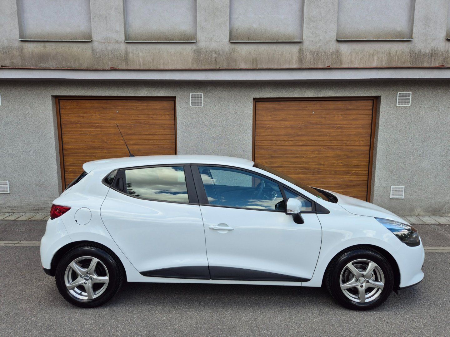 Renault Clio, 1.2 16V 54kW klima Serv.kniha - fotka 2