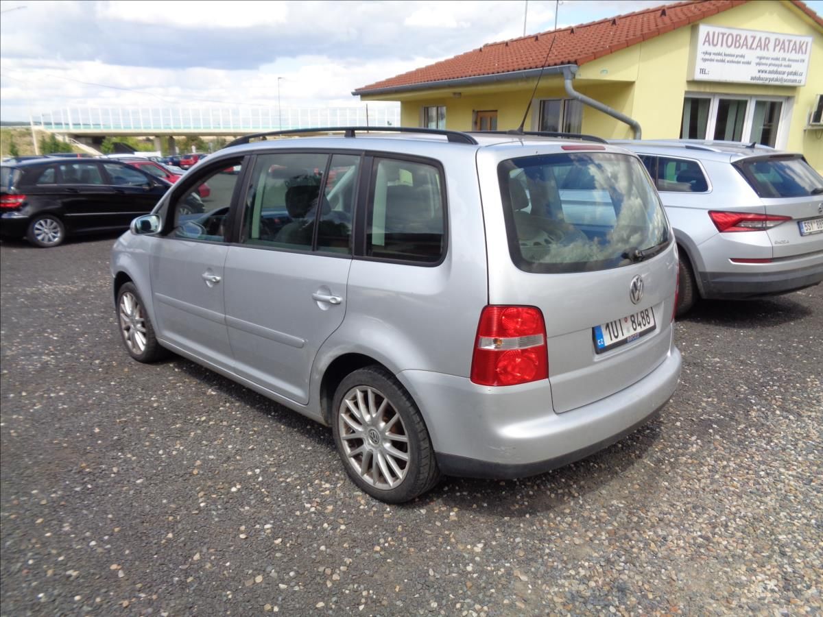 Volkswagen Touran, 2,0 automat - fotka 5