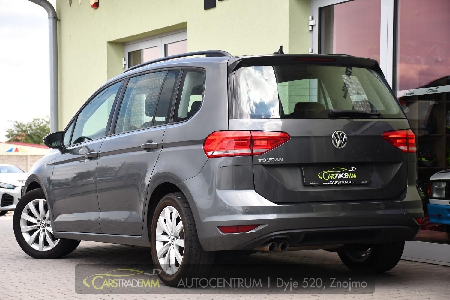 Volkswagen Touran, 2.0TDi DSG TAŽNÉ 2xKOLA - fotka 4