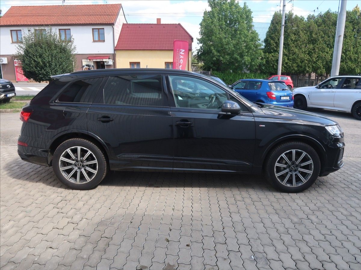 Audi Q7, 3,0 TDI quattro  S line - fotka 3