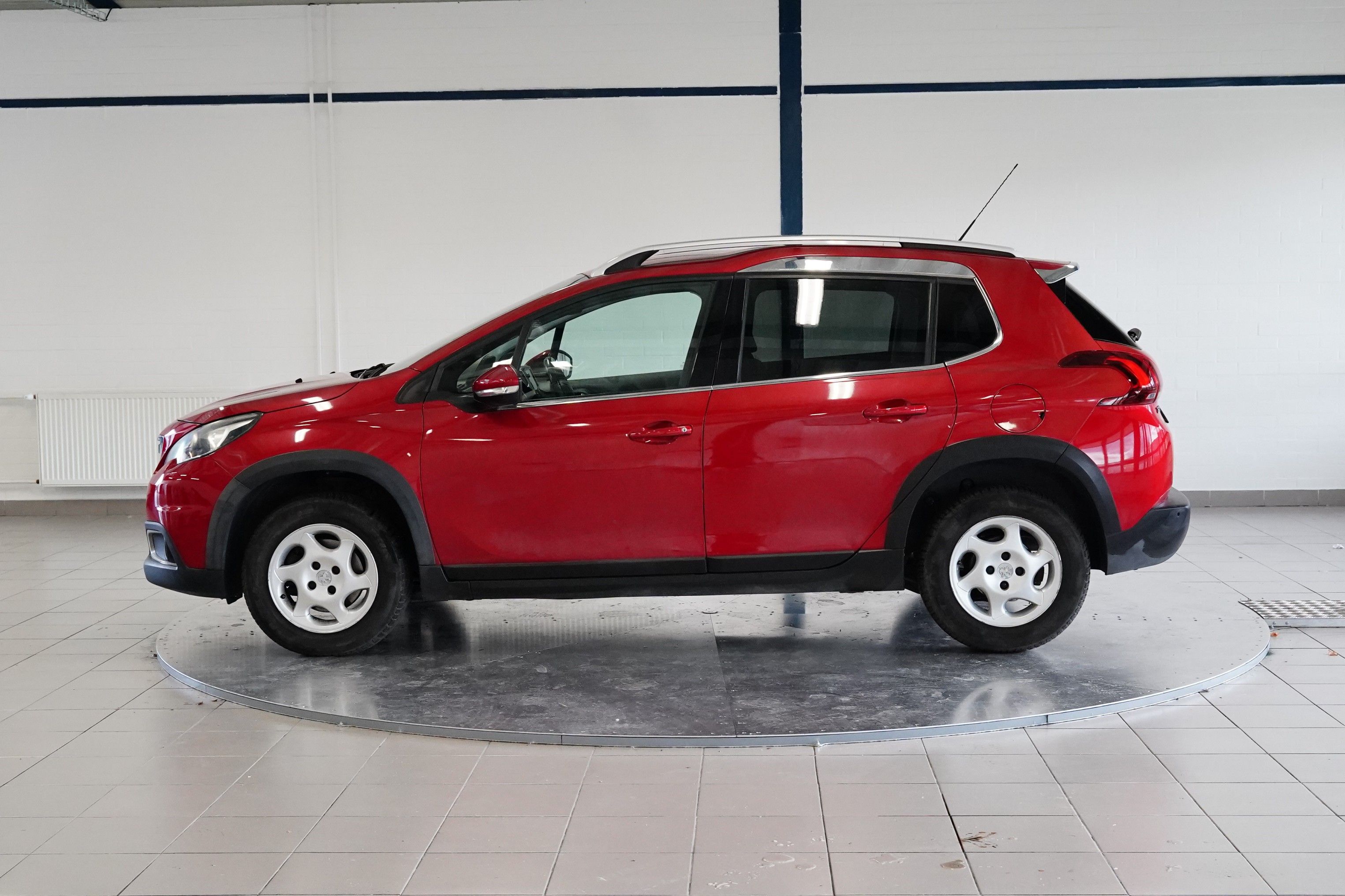 Peugeot 2008, 1.2 PT 81kW Allure - fotka 3