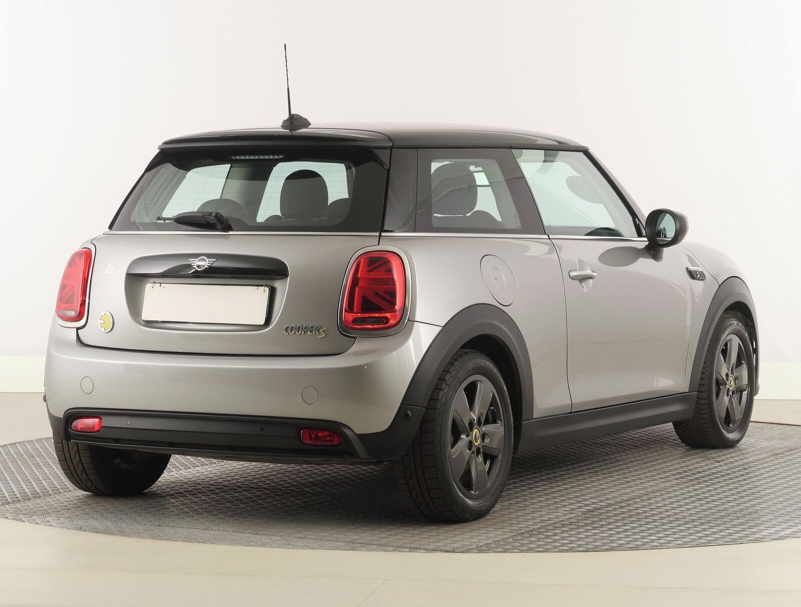 Mini, Cooper SE 32 kWh, SoH 97% - fotka 5