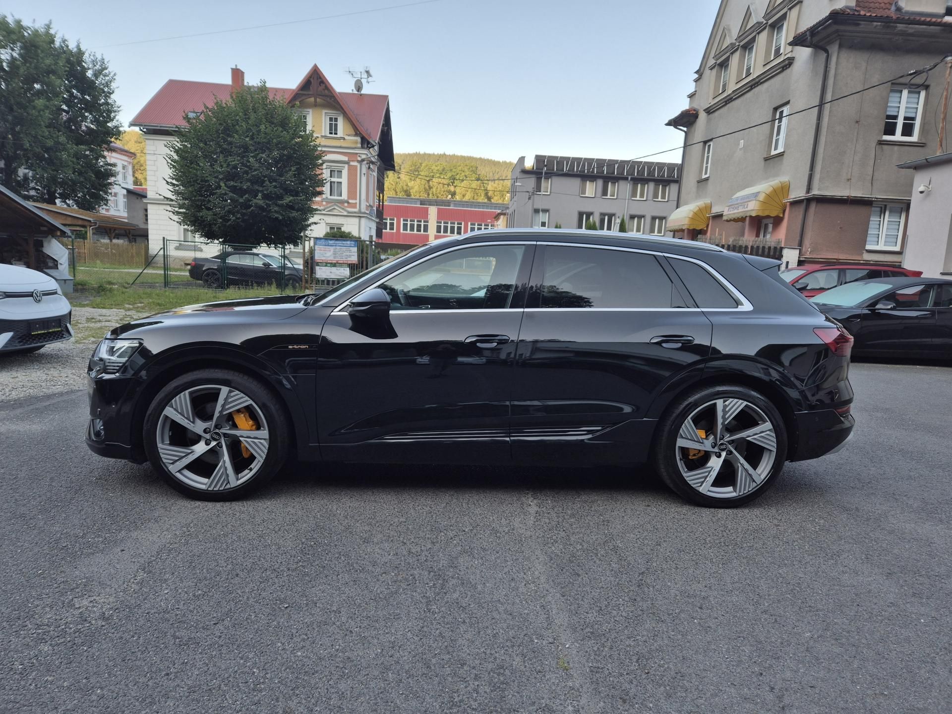 Audi e-tron, 55 QUATTRO 300kw S LINE SOH97% - fotka 6