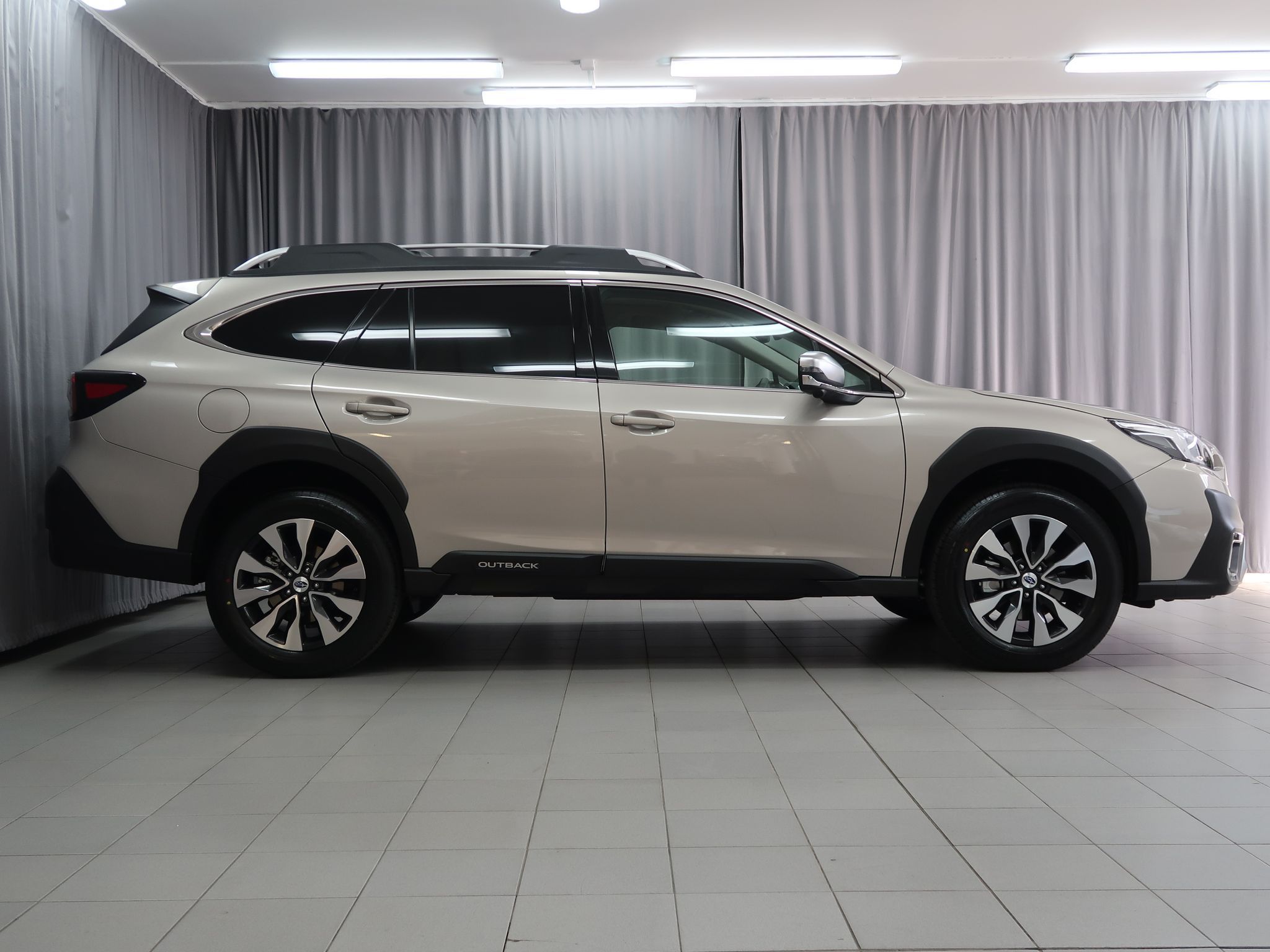 Subaru Outback, 4X4 TOURING. K odběru ihned. - fotka 4