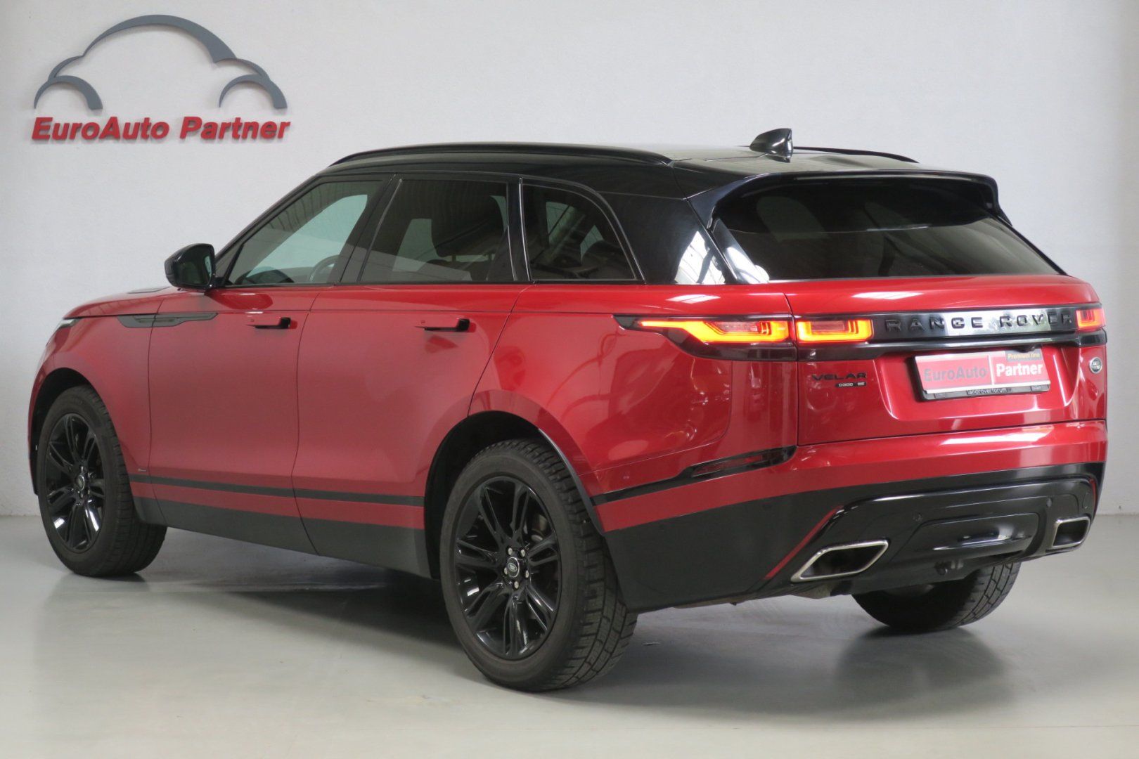 Land Rover Range Rover Velar, D300 R-Dynamic SE, ČR, 1. maj. - fotka 2