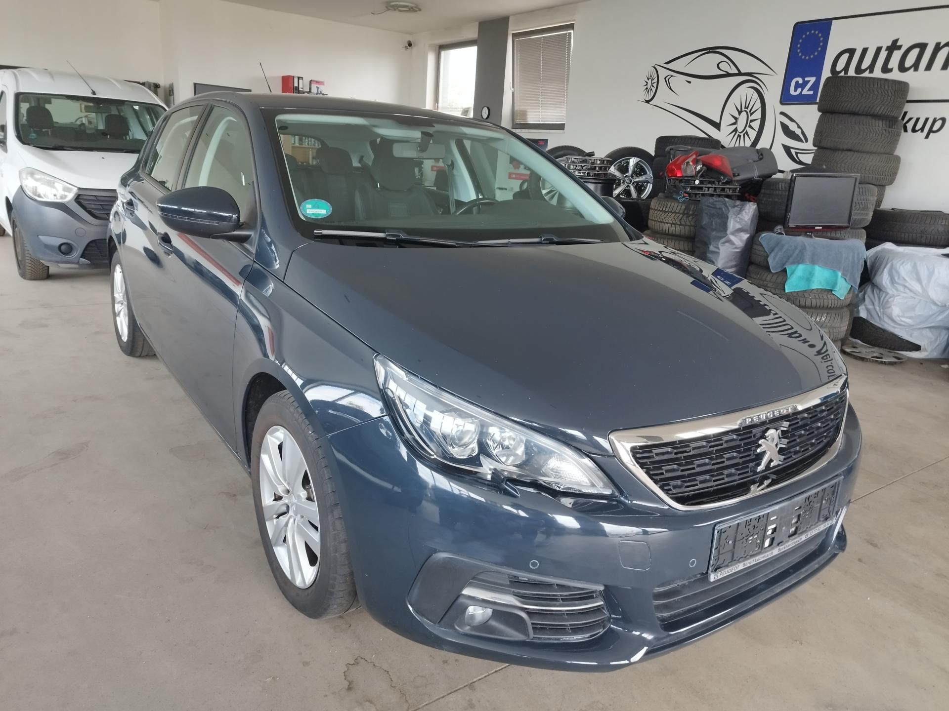 Peugeot 308, 1,2I,81KW,1.ROK ZÁRUKA,NAJ.54t