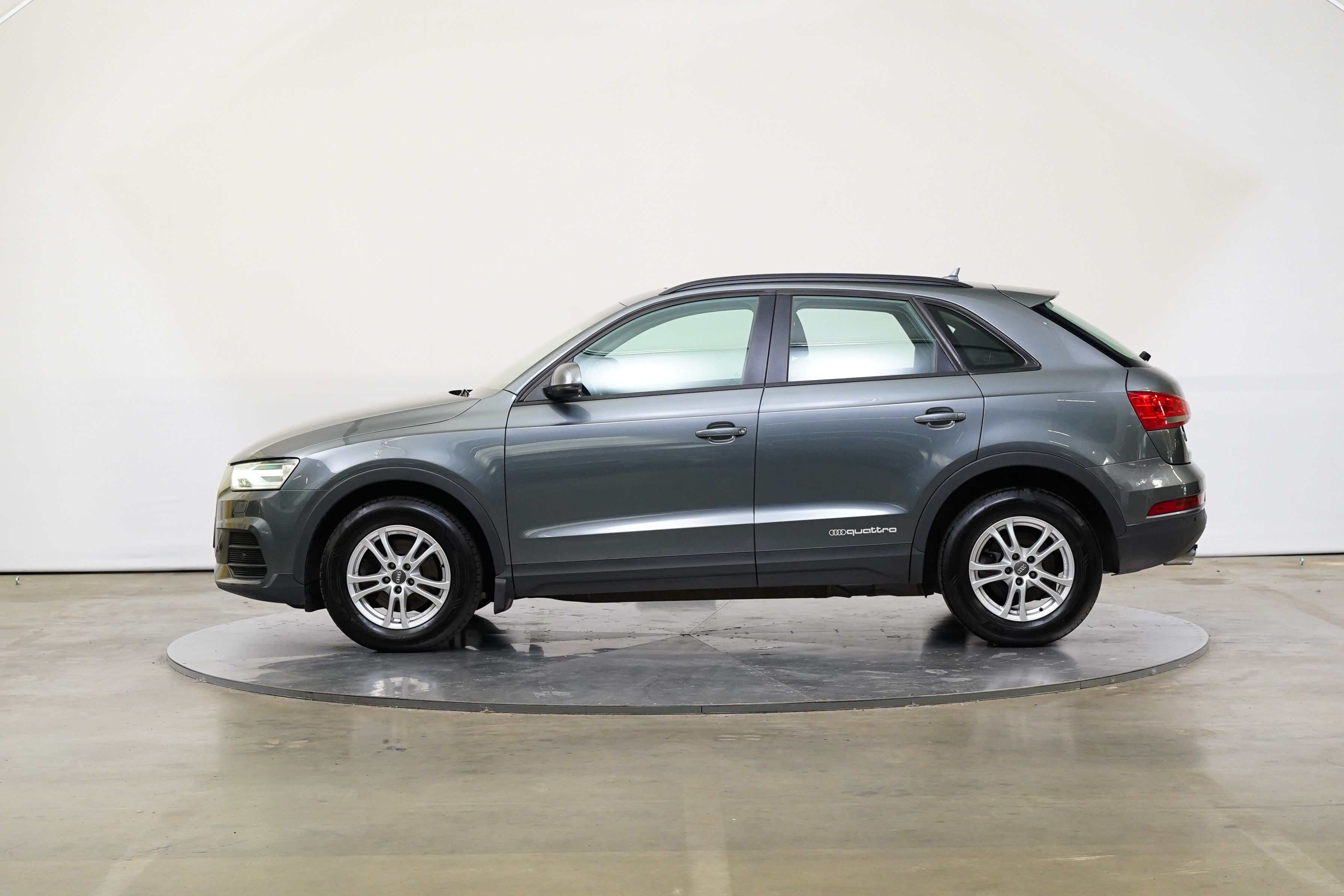 Audi Q3, 2.0TDI 110 kW quattro Standard - fotka 3