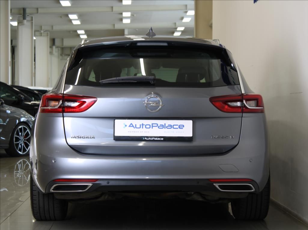 Opel Insignia, 2,0 Turbo 191kW 4x4 1.maj.ČR - fotka 4