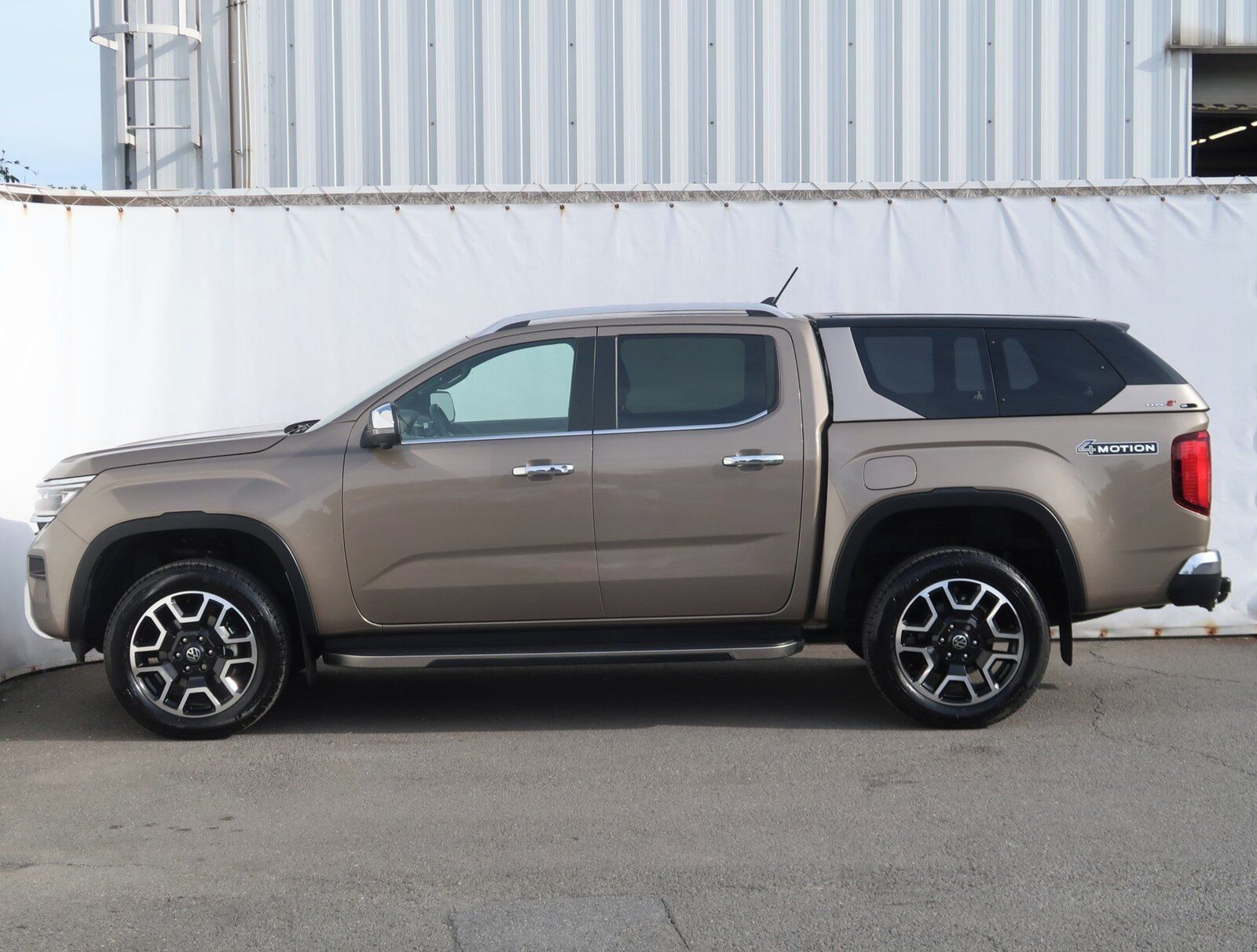 Volkswagen Amarok, V6 3.0 TDI, V6,177KW,7536KM - fotka 2