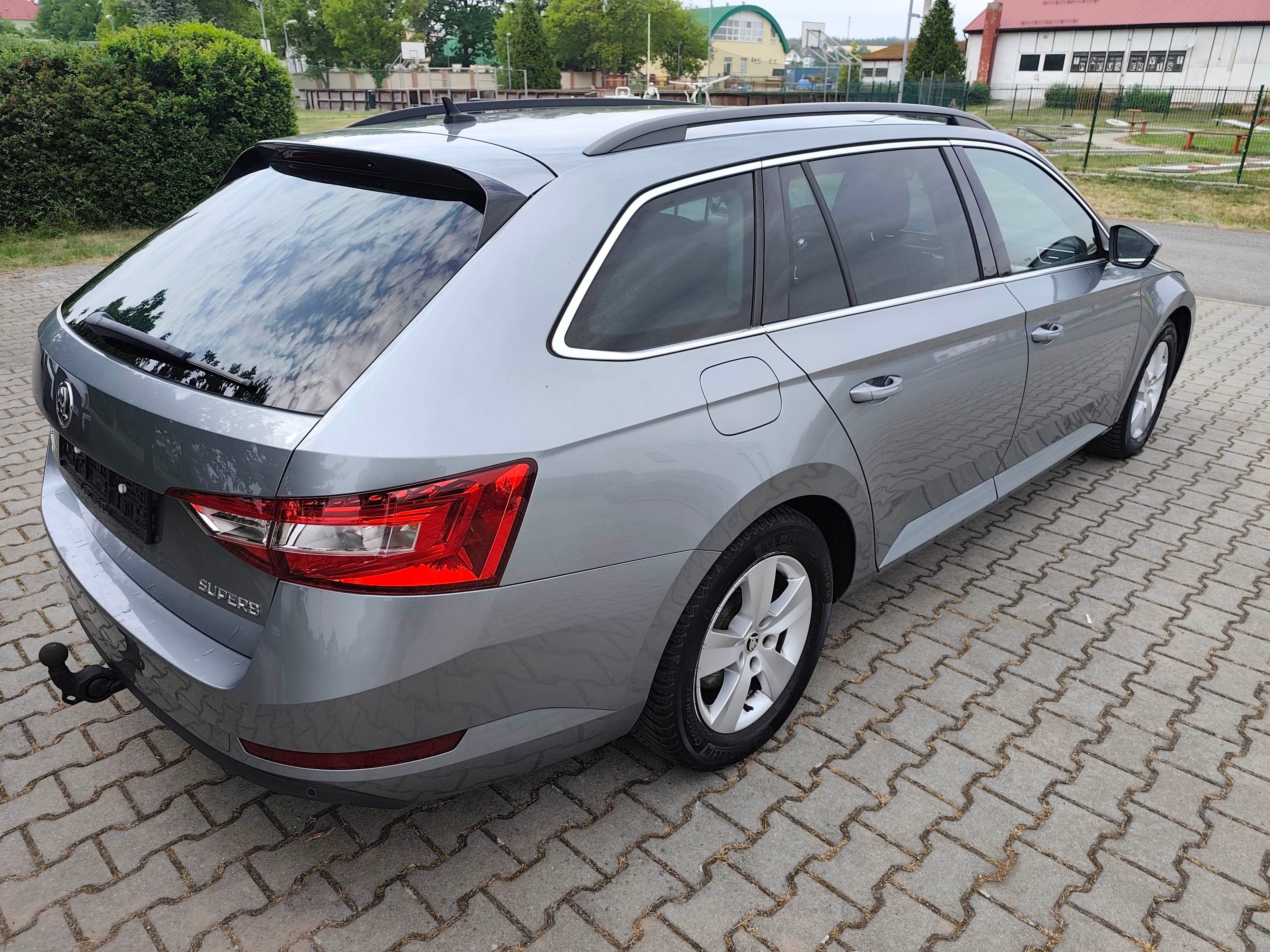 Škoda Superb, 1,6 TDI AMBITION - fotka 6