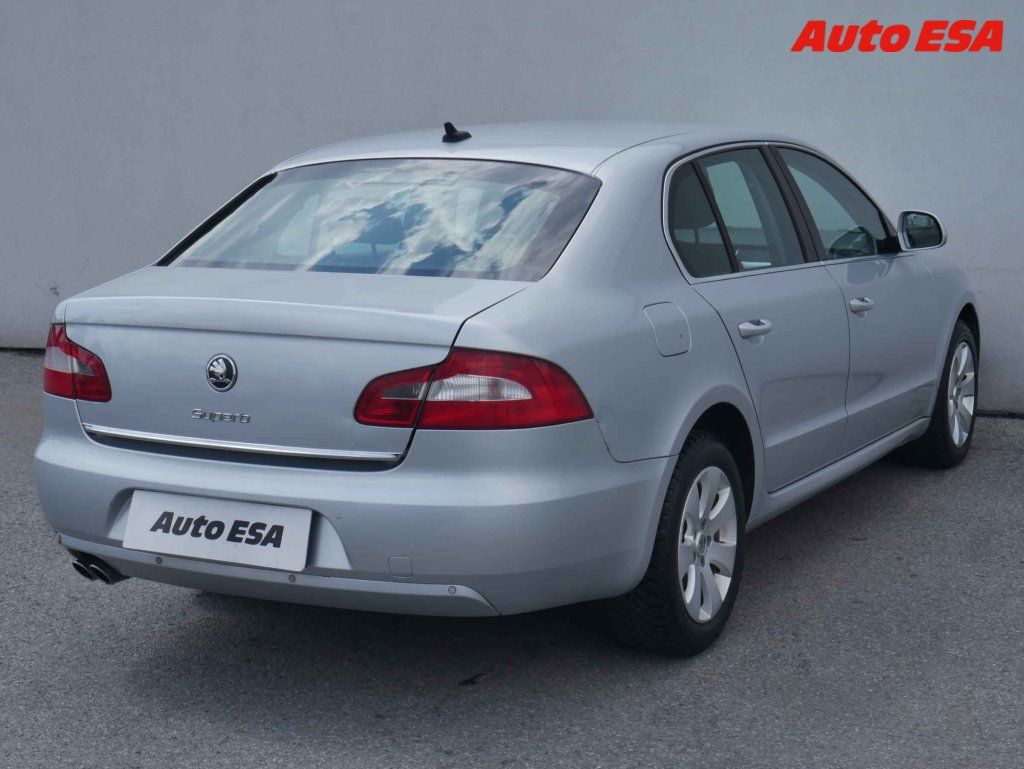 Škoda Superb, 2.0TDi - fotka 4