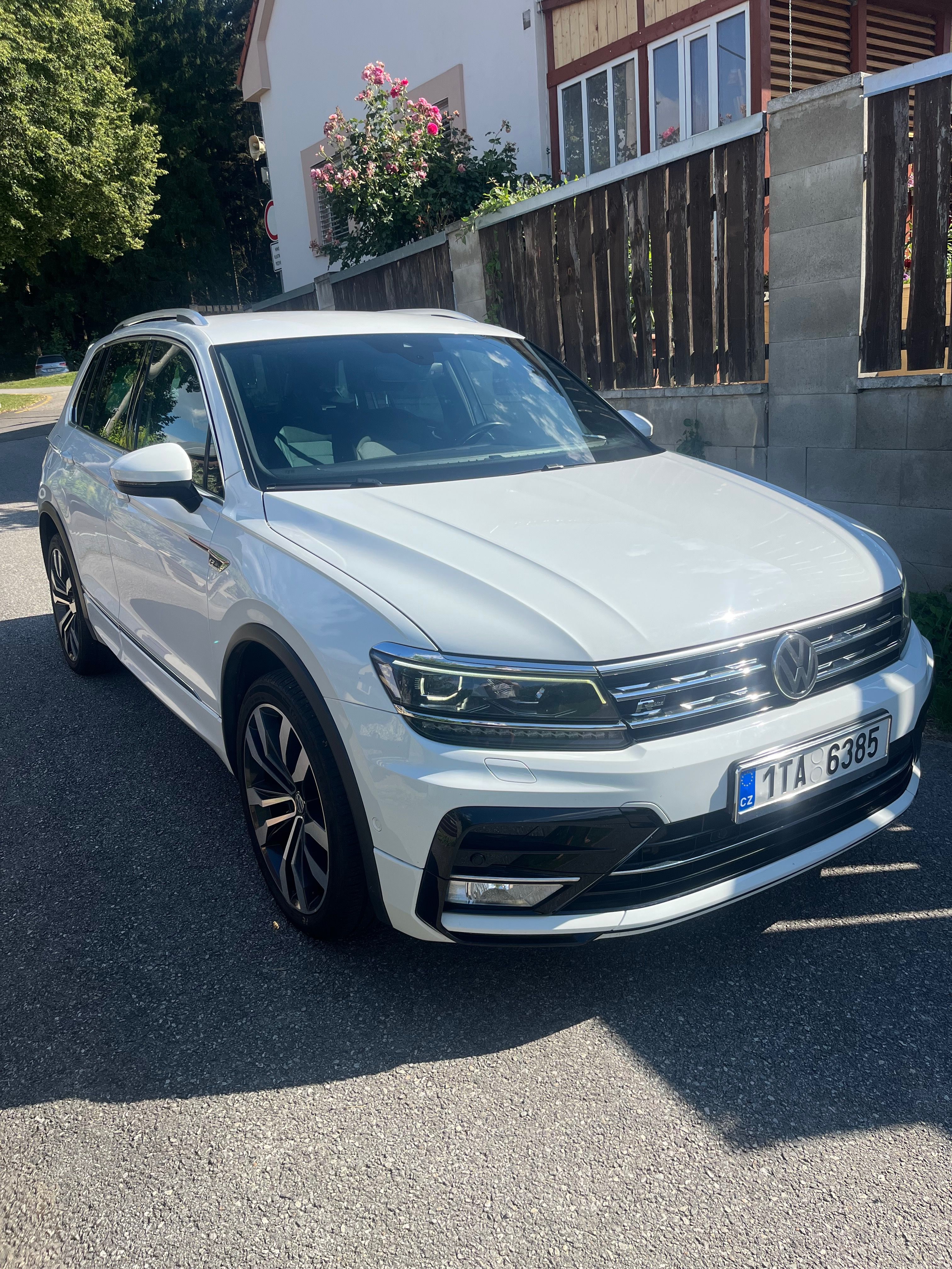 Volkswagen Tiguan, VW Tiguan r 2.0 TDI,140kw,4x4 - fotka 2