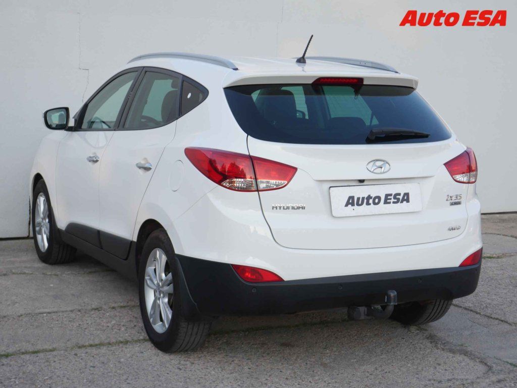 Hyundai ix35, 2.0CRDi 4x4,AC - fotka 4