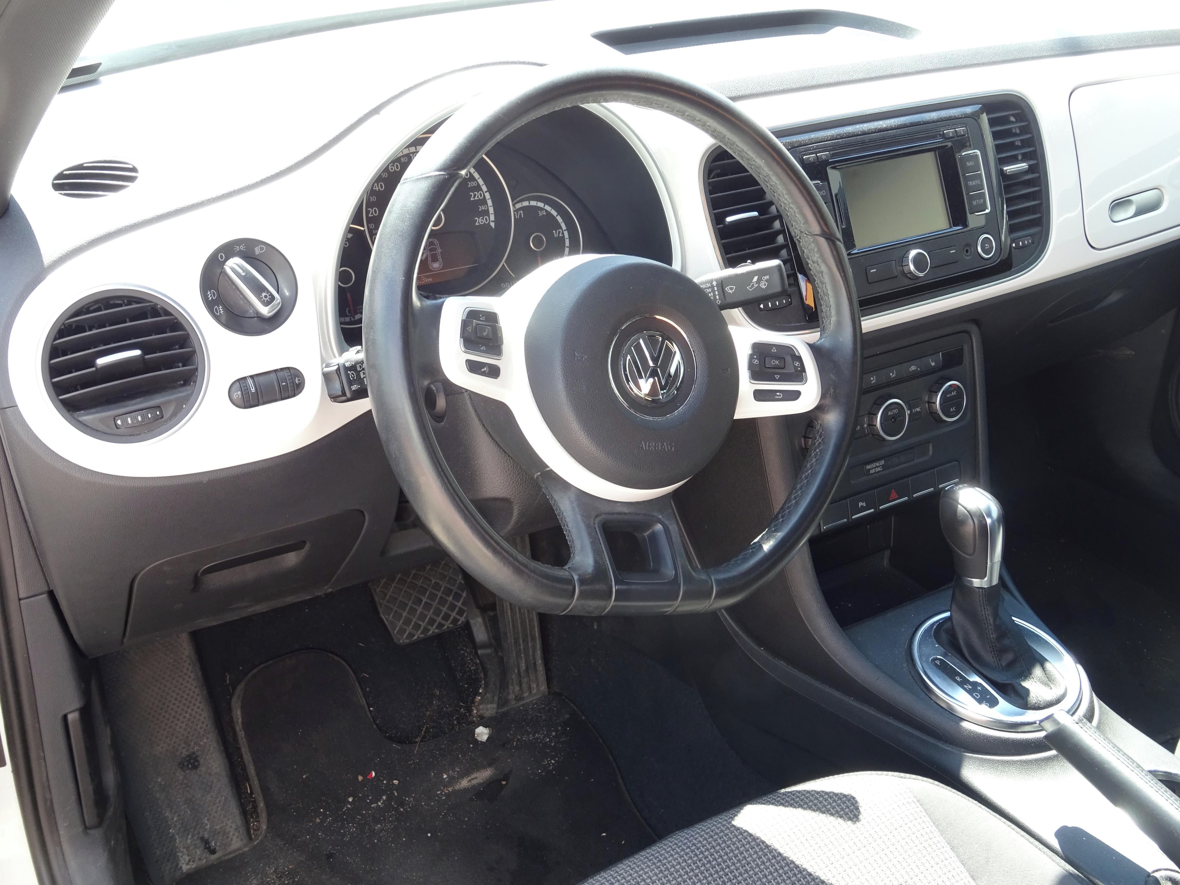 Volkswagen Beetle, 2.0 TDI DESIGN 103 KW DSG XENO - fotka 5