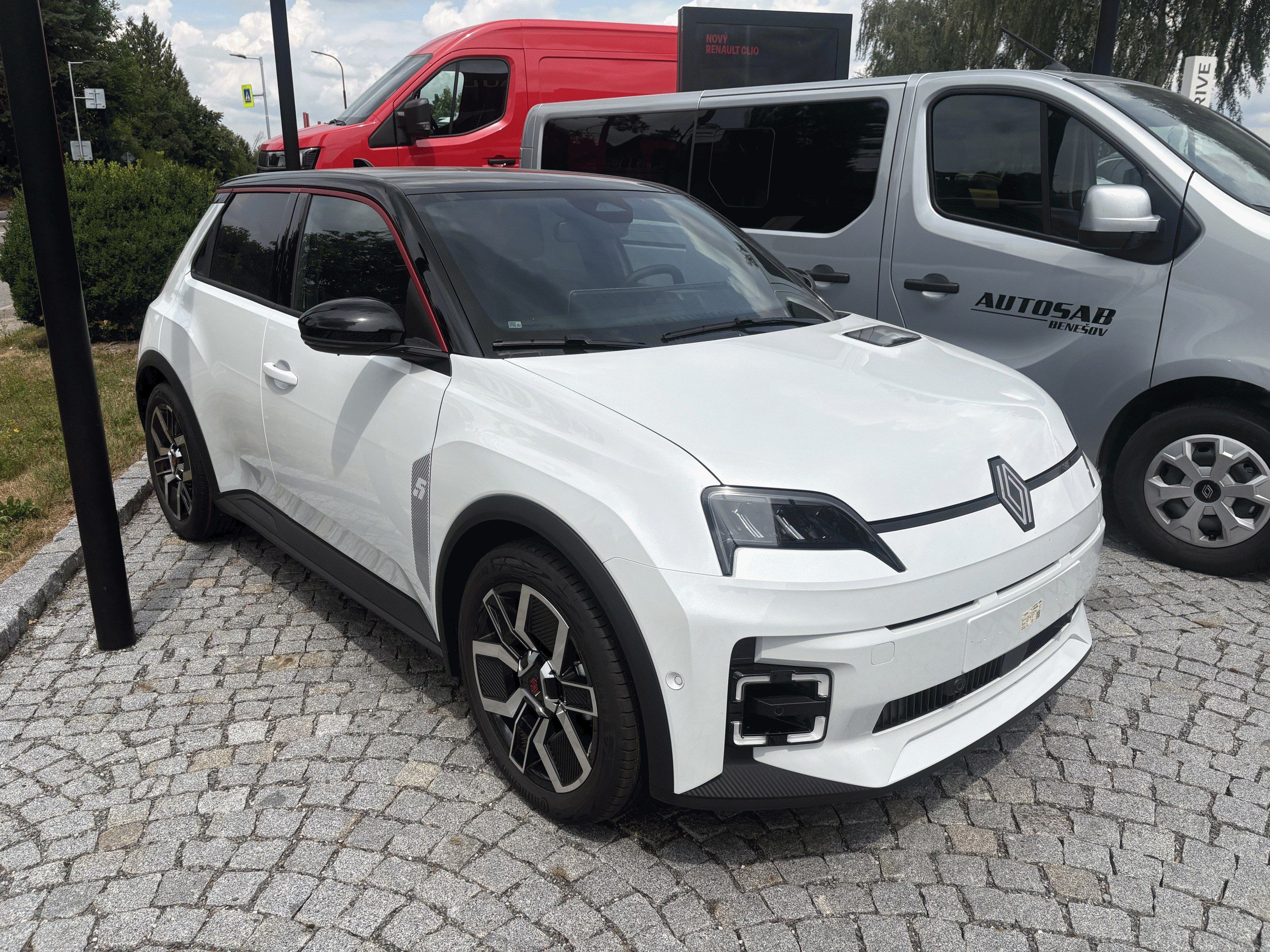 Renault R5, Techno 150k comfort range