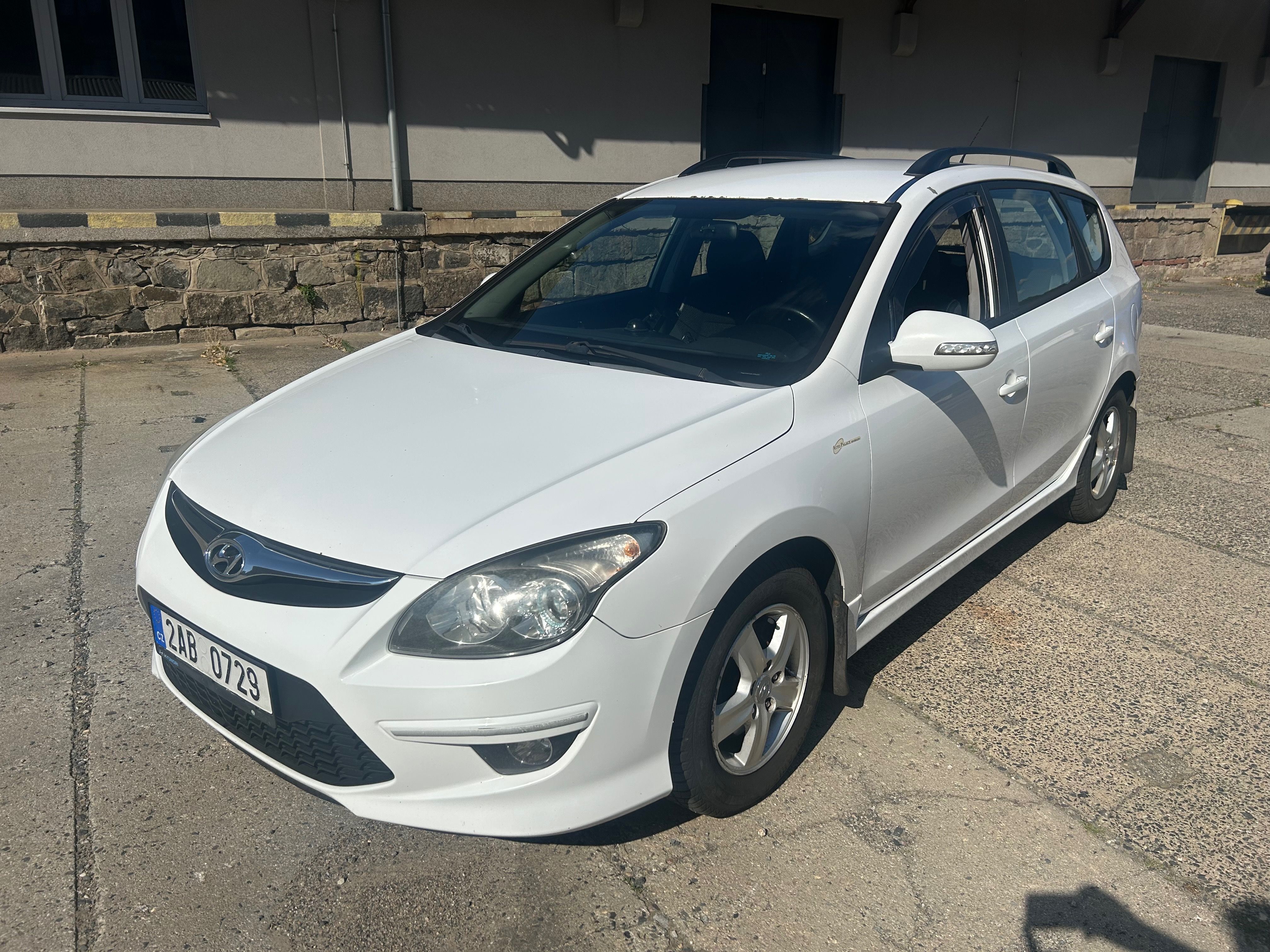 Hyundai i30, CW 1.6CRDi - fotka 2
