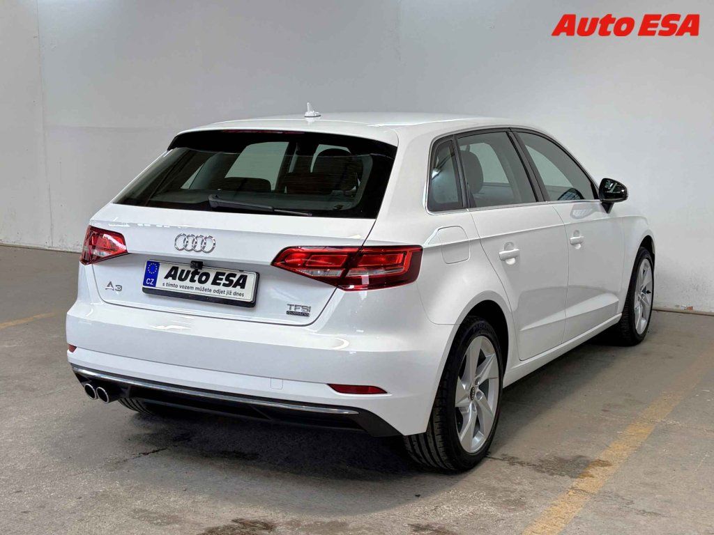 Audi A3, 2.0 tfsi - fotka 4