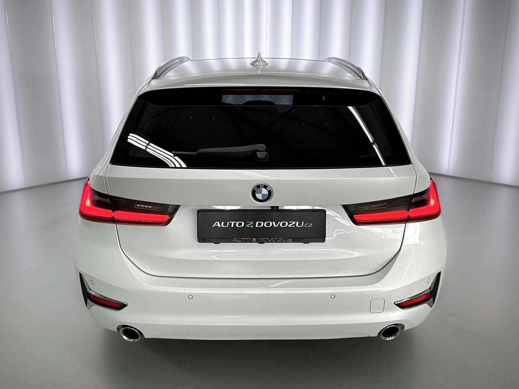 BMW Řada 3, 320d xDrive LUXURY, PANORAMA - fotka 6