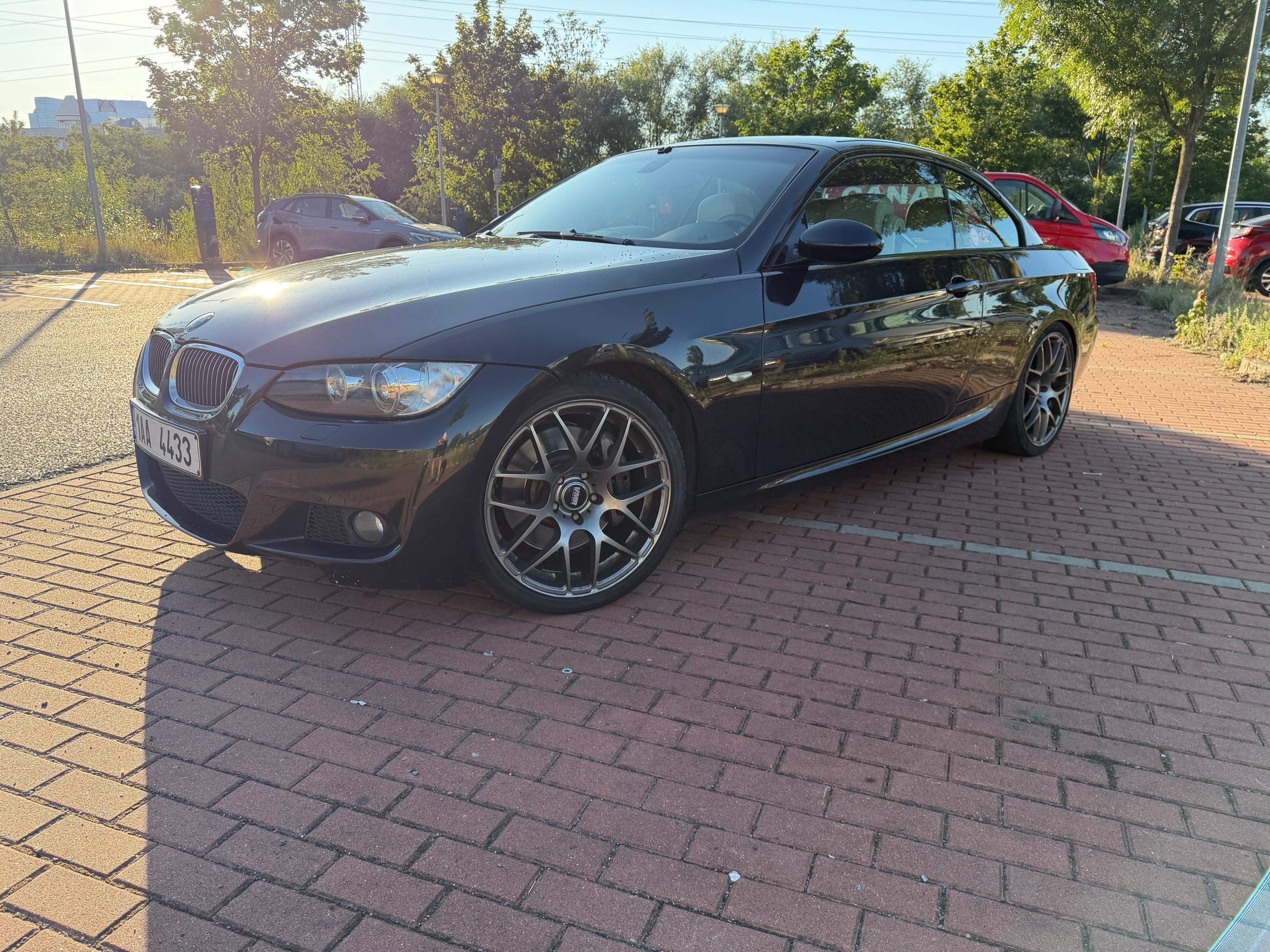BMW Řada 3, 335i - fotka 6