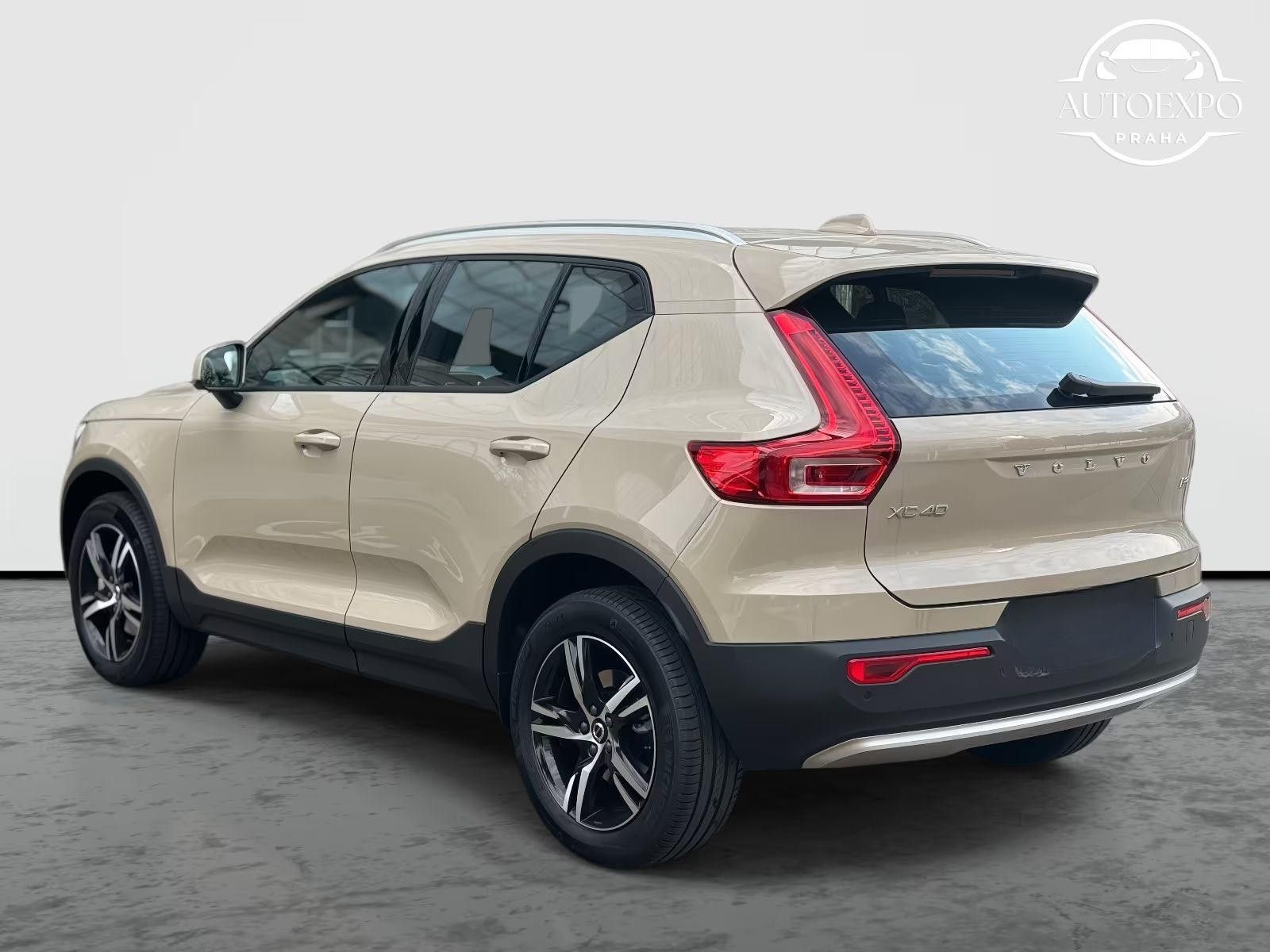 Volvo XC40, Core B3*CARPLAY*LED - fotka 5
