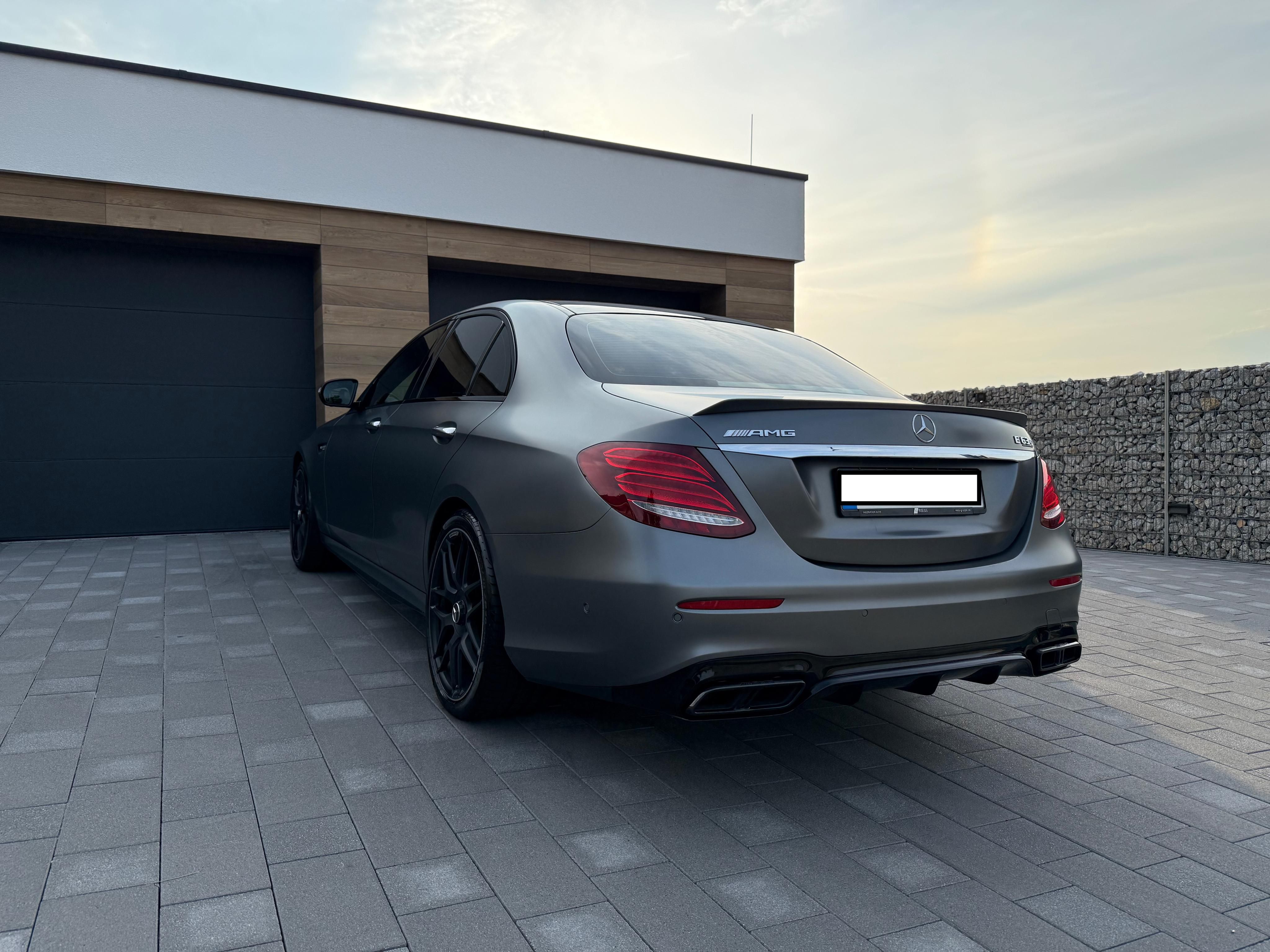 Mercedes-Benz Třídy E, AMG E63S 4MATIC+ Carbon-paket - fotka 3