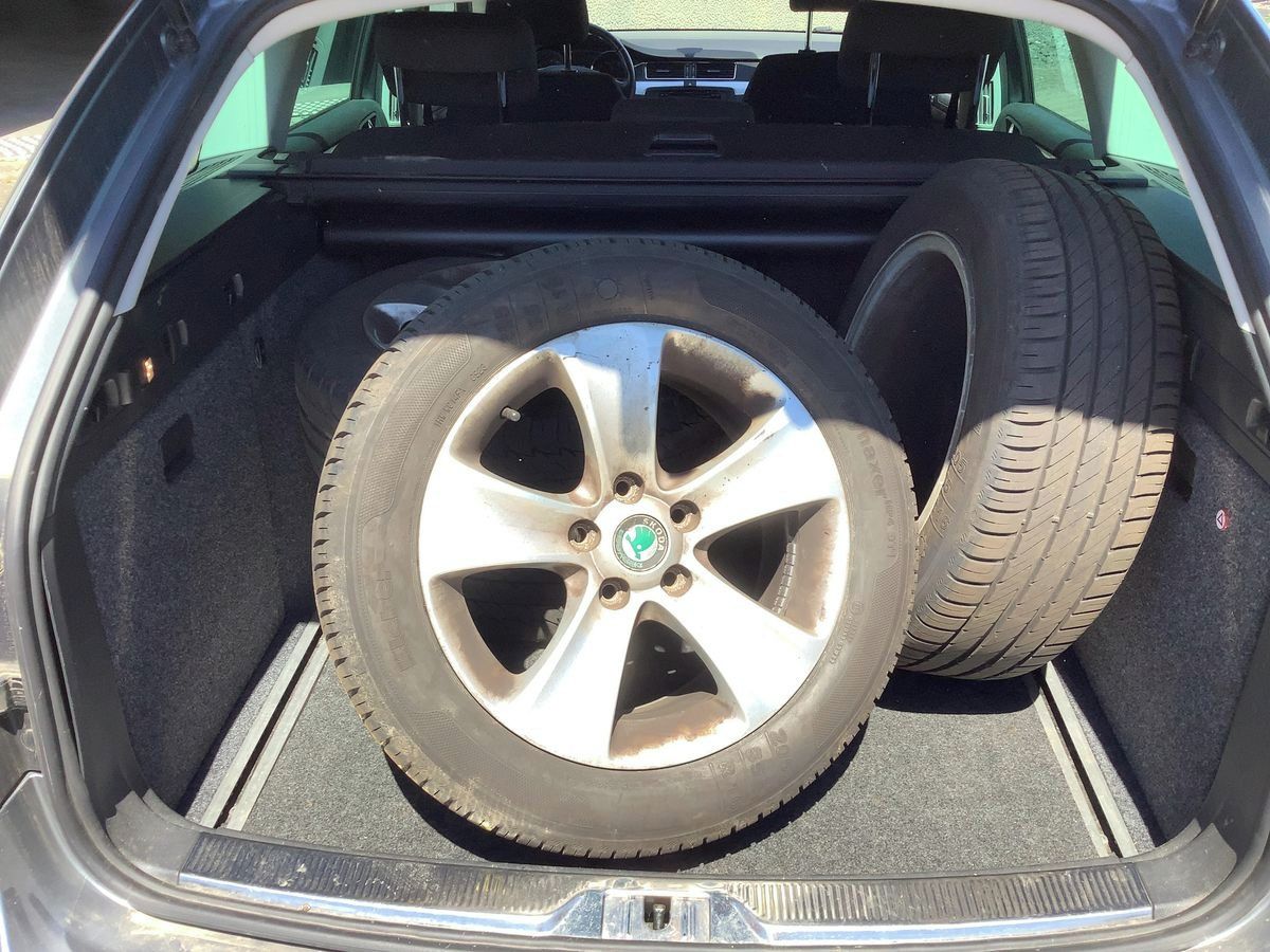 Škoda Superb, 2.0Tdi 103KW TAŽNÉ SUPERVÝBAVA - fotka 3