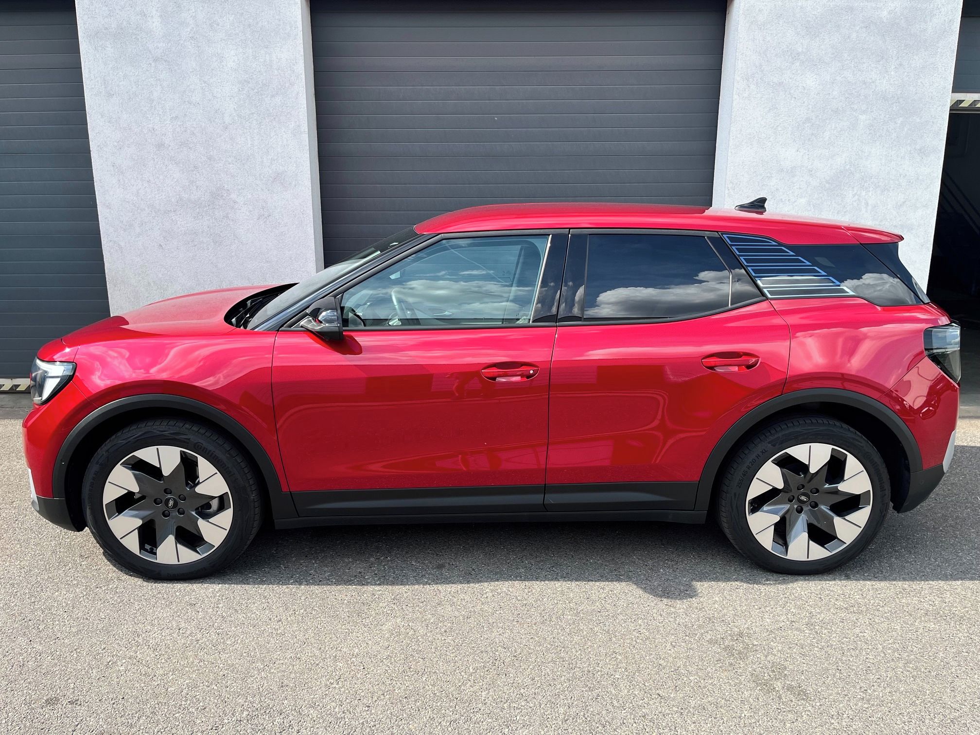 Ford Explorer, Premium AWD, 79 kWh, ČR - fotka 3