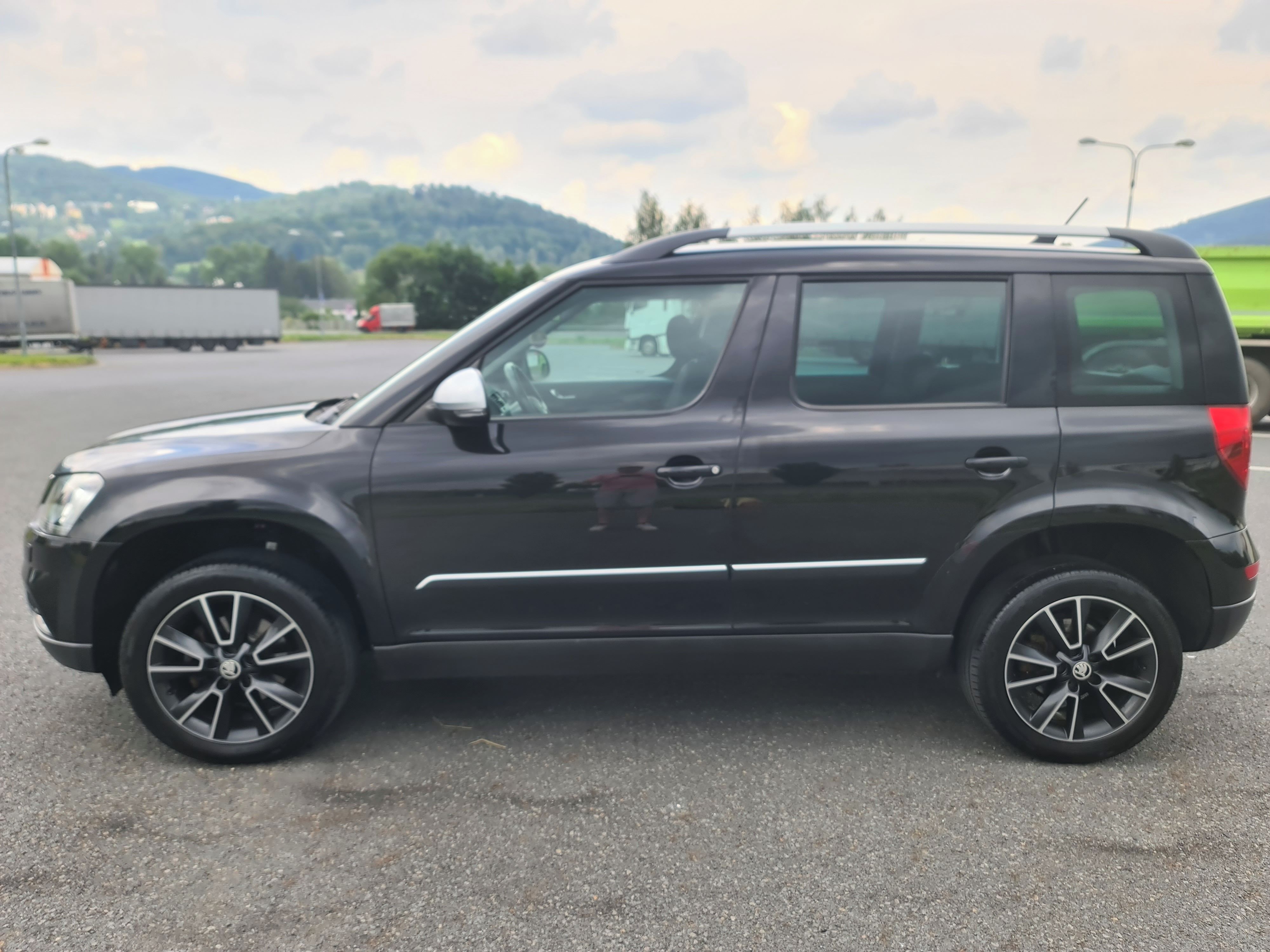 Škoda Yeti, 2.0 TDi 103-KW 4x4 ADVENTURE - fotka 4