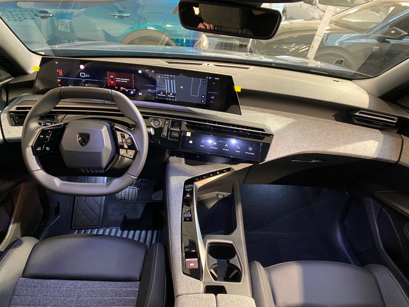 Peugeot 3008, BUSINESS Hybrid 145k - CELOROČ - fotka 5