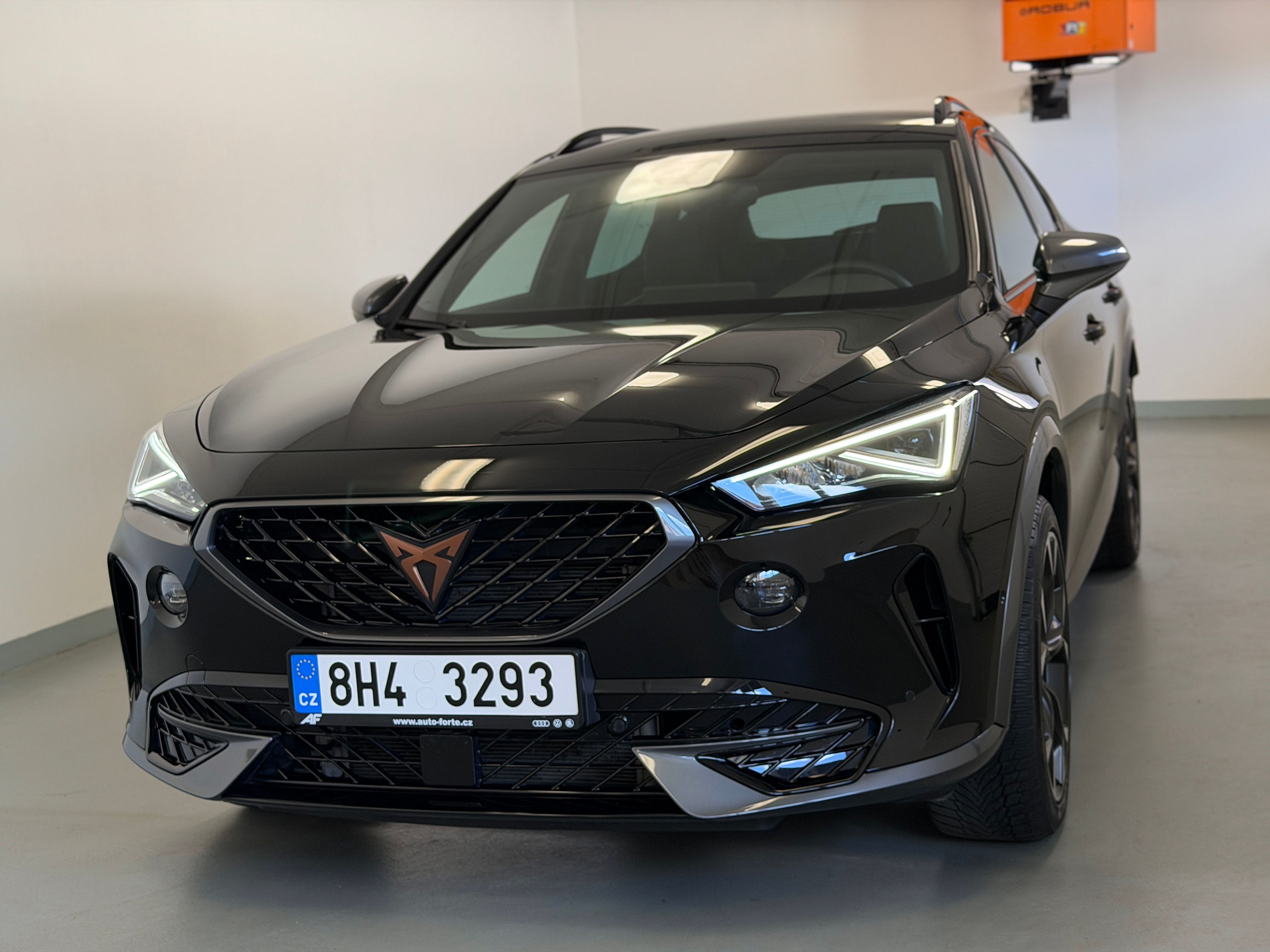 Cupra Formentor, 2,0 TSI DSG 140KW 4x4 čr.1 Maj - fotka 2