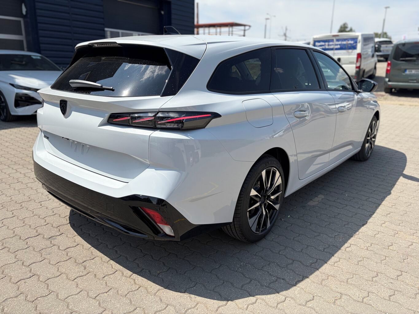 Peugeot 308, SW ALLURE BlueHDi 130 EAT8 - 2 - fotka 6