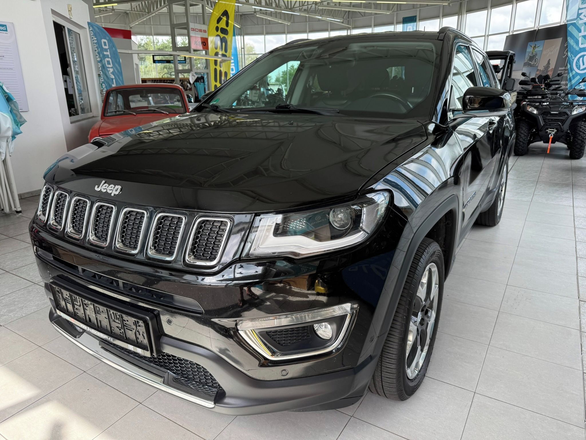 Jeep Compass, Limited 1.4 125 kW 4x4 1.maj. - fotka 3