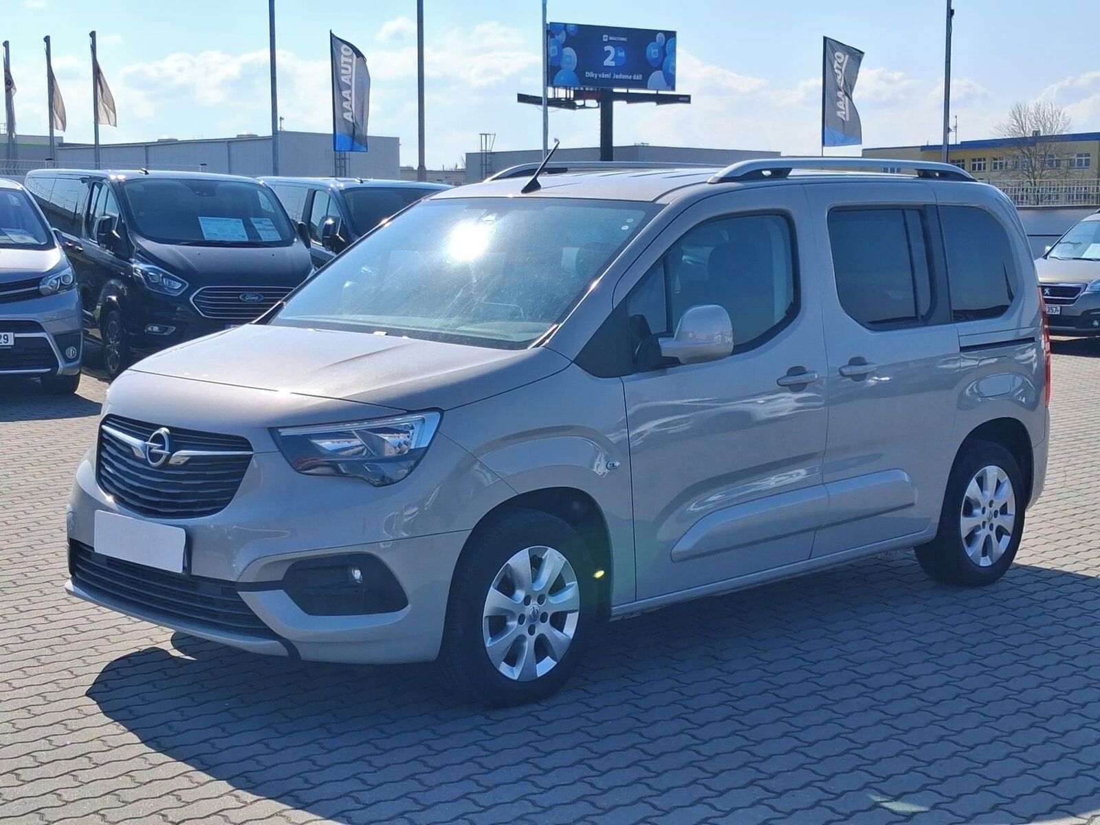 Opel Combo, 1.2 Turbo, Enjoy, 5Míst, Klima - fotka 2