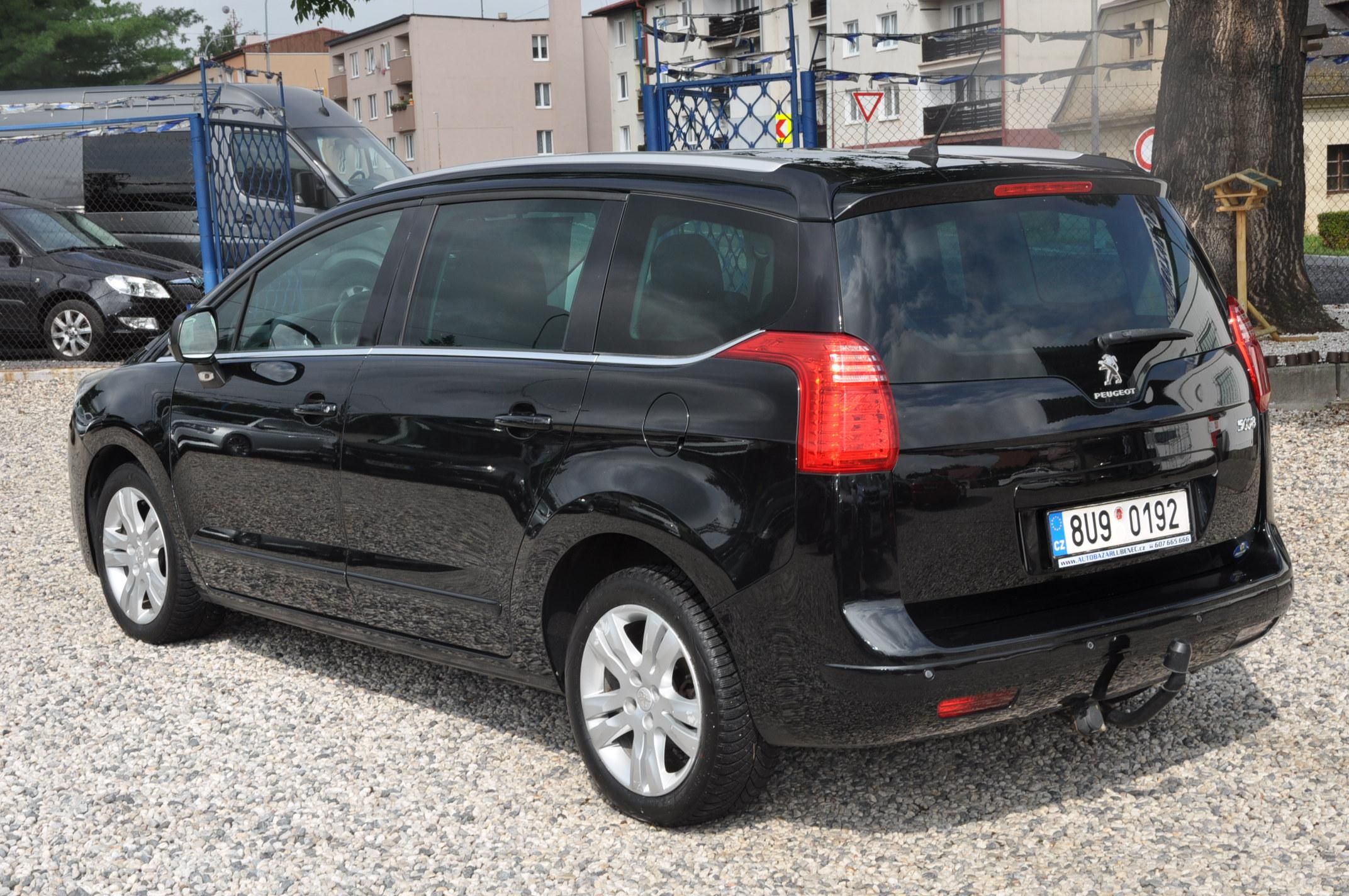 Peugeot 5008, 2.0HDi 110kW PANORAMA - fotka 4