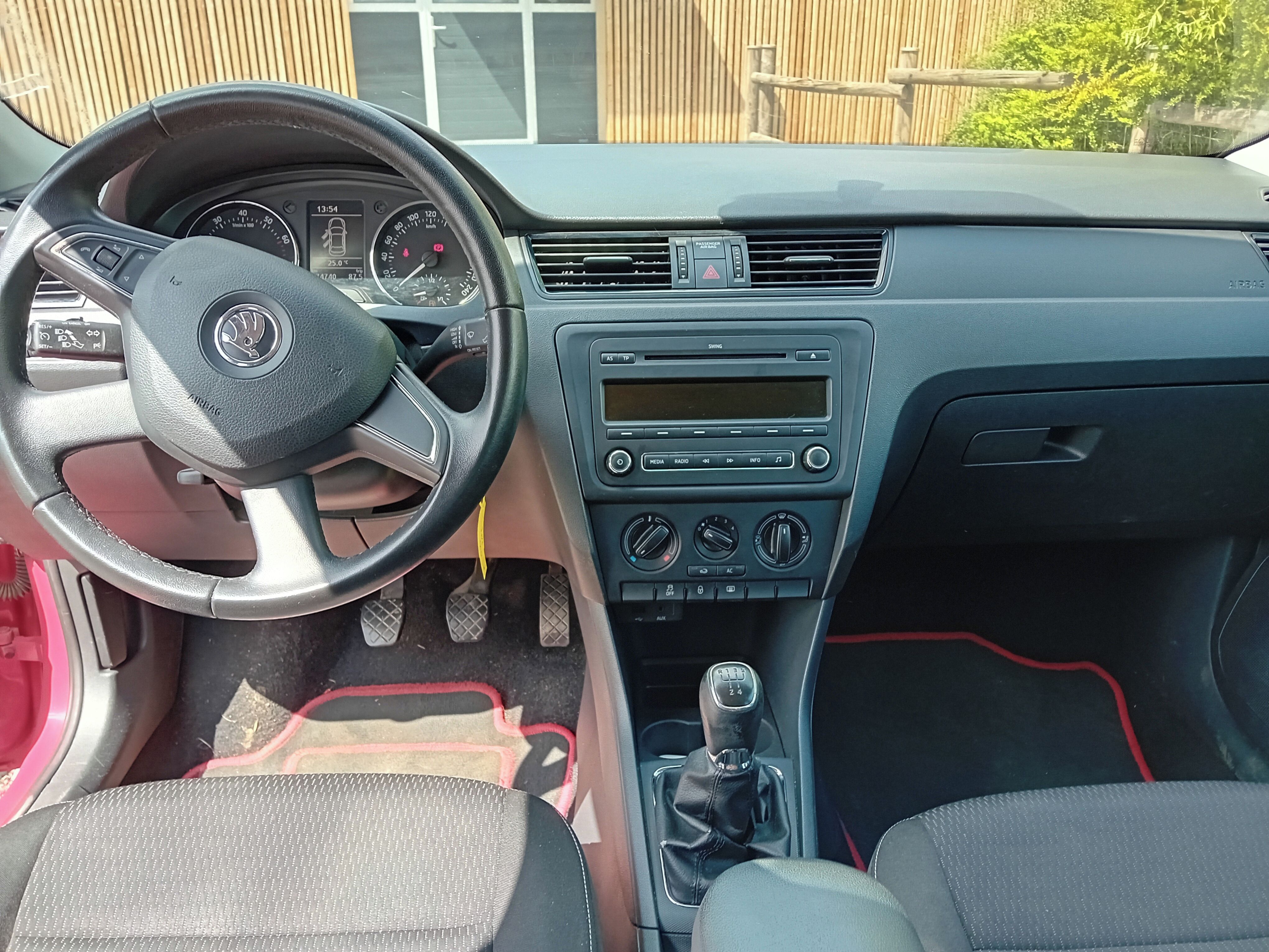 Škoda Rapid, 1.2 benzín 63 kw garážovano ČR - fotka 4