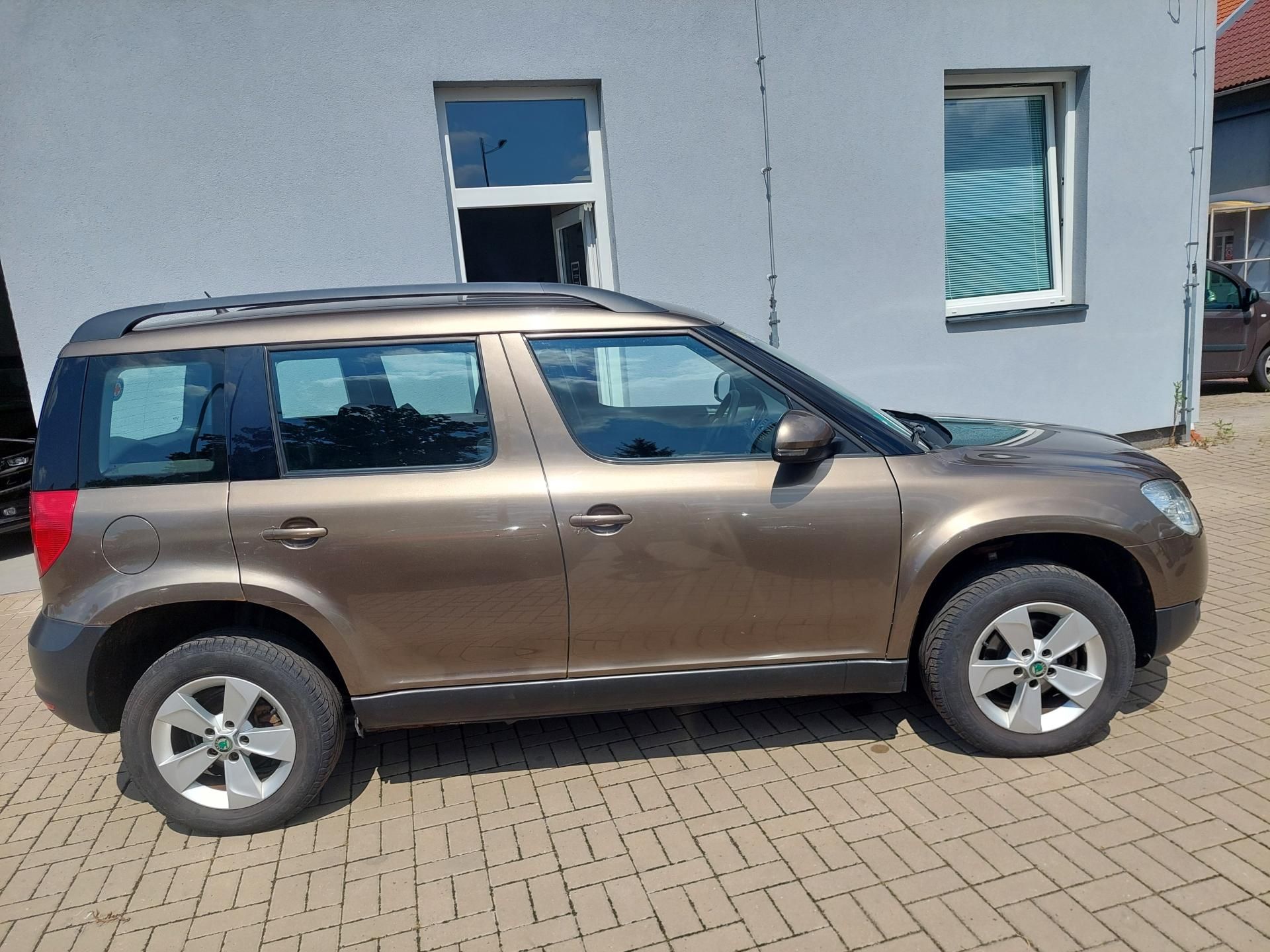 Škoda Yeti, 2.0TDi Active 4x4 - fotka 6
