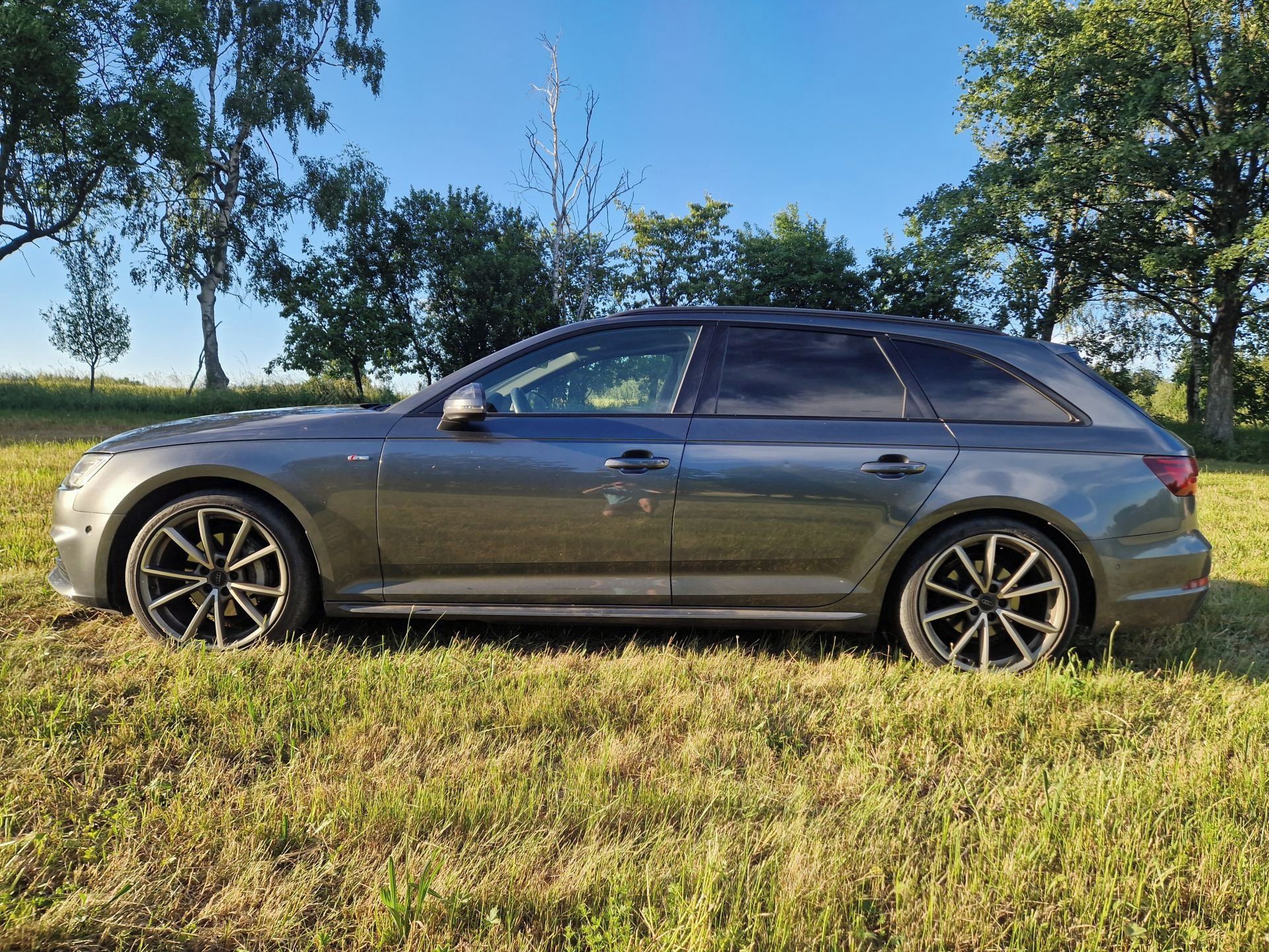 Audi A4 Avant, SLine,140kW,Quattro,MatrixLED - fotka 4