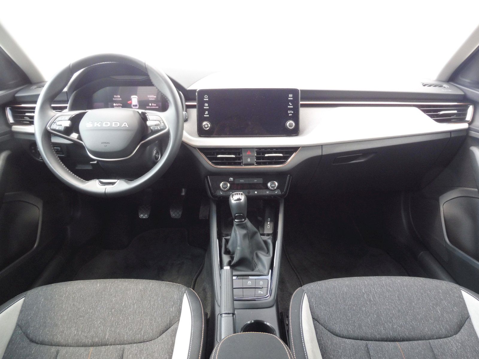 Škoda Scala, Top Selection 1,0 TSI 85kW - fotka 5