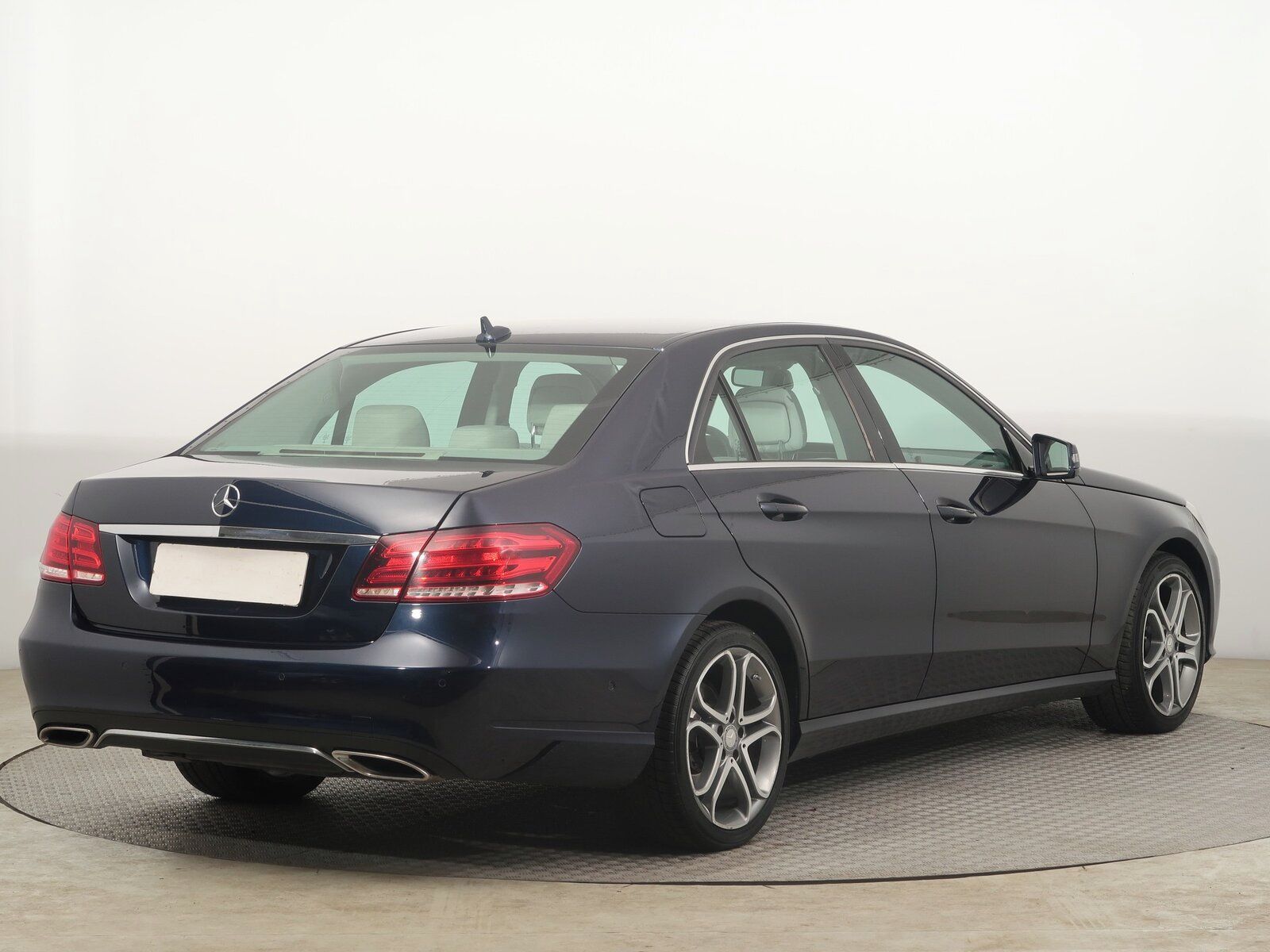 Mercedes-Benz Třídy E, 220 BlueTEC, Automat - fotka 5